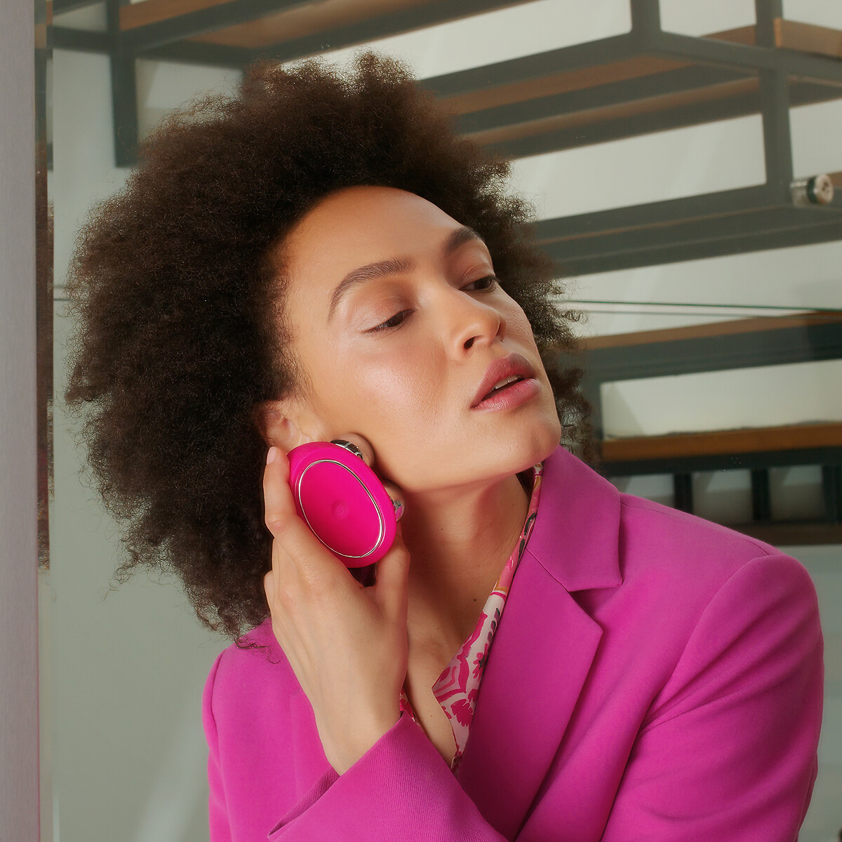 FOREO<br>BEAR Dispositivo Firmador Facial Fúcsia