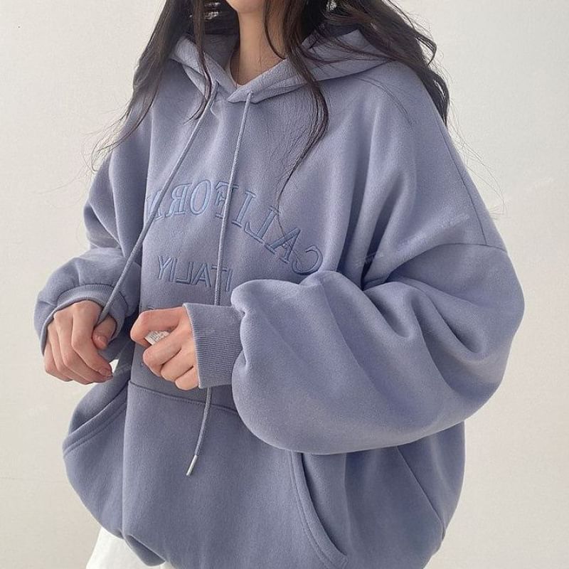 Vhancy - Hoodie met geborduurde letters