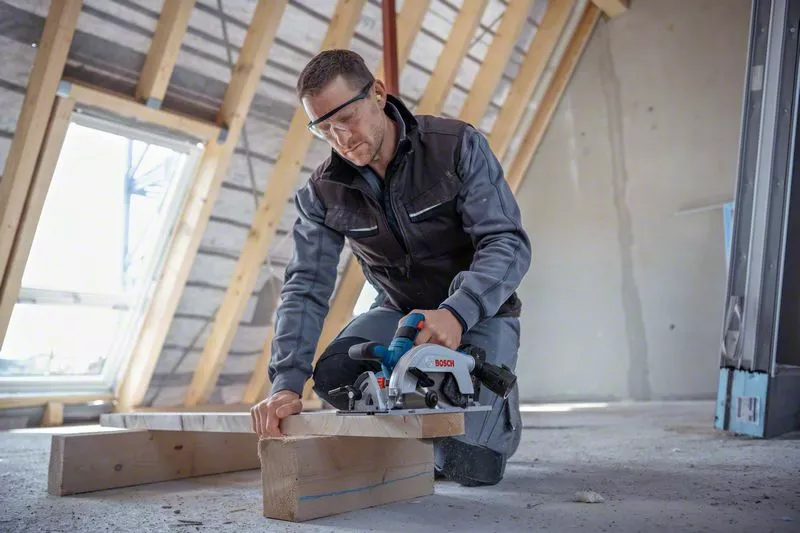 BOSCH COMBI-KIT 5 18V TOOLS: GSR 18V-55 + GWS 18V-10 + GKS 18V-57-2 + GSA 18V-LI + GST 18V-125 B + 3 4.0 AH BATTERIES + GAL 1880CV + BAG L (C) PROFESSIONAL