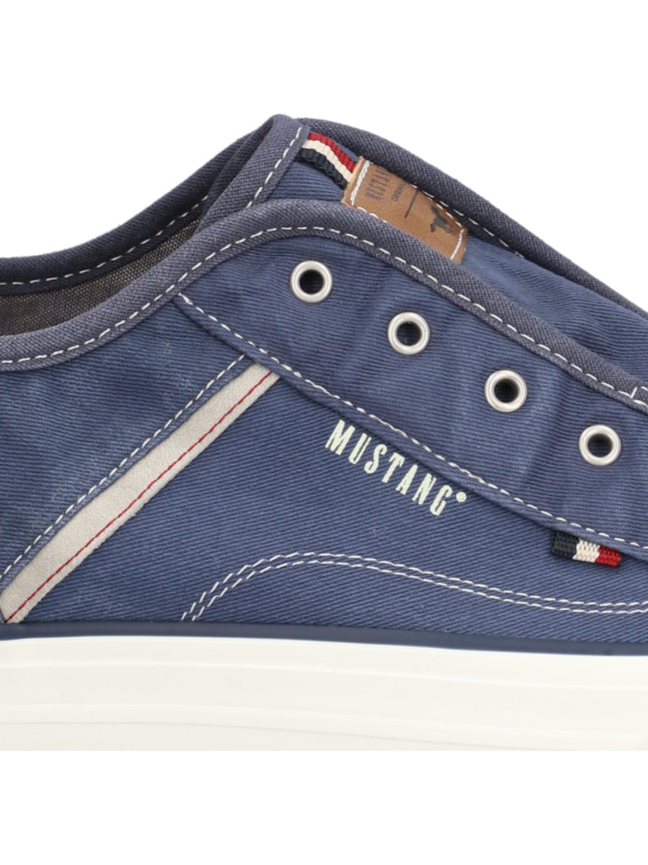Canvas Sneaker