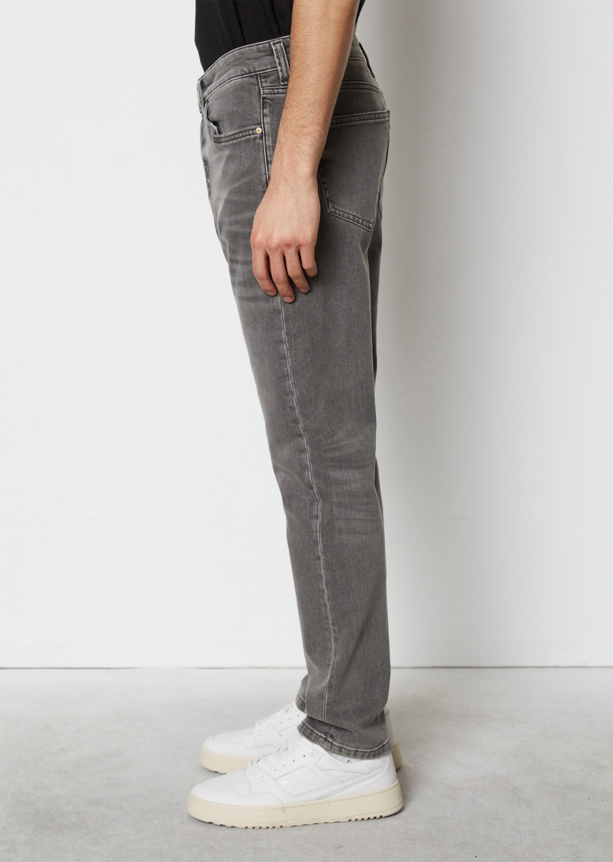 Jeans Modell LINUS slim tapered aus Bio-Baumwoll-Mix