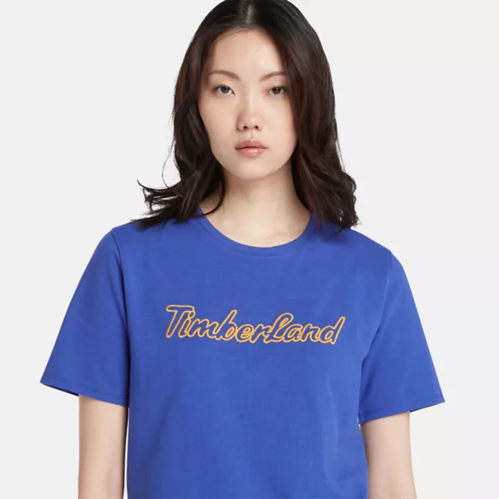 Camiseta feminina azul com logo texturizado