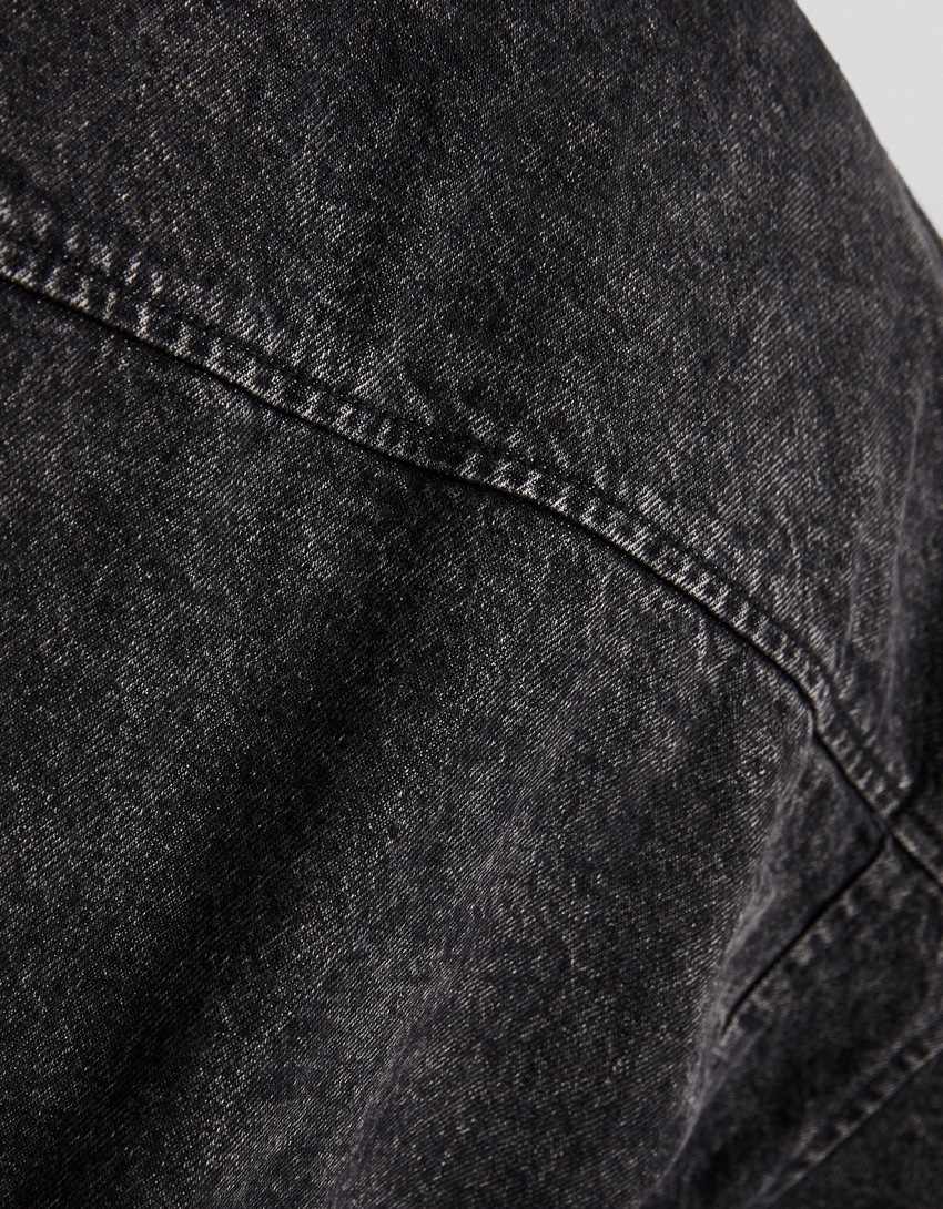 Jaqueta jeans estilo motociclista