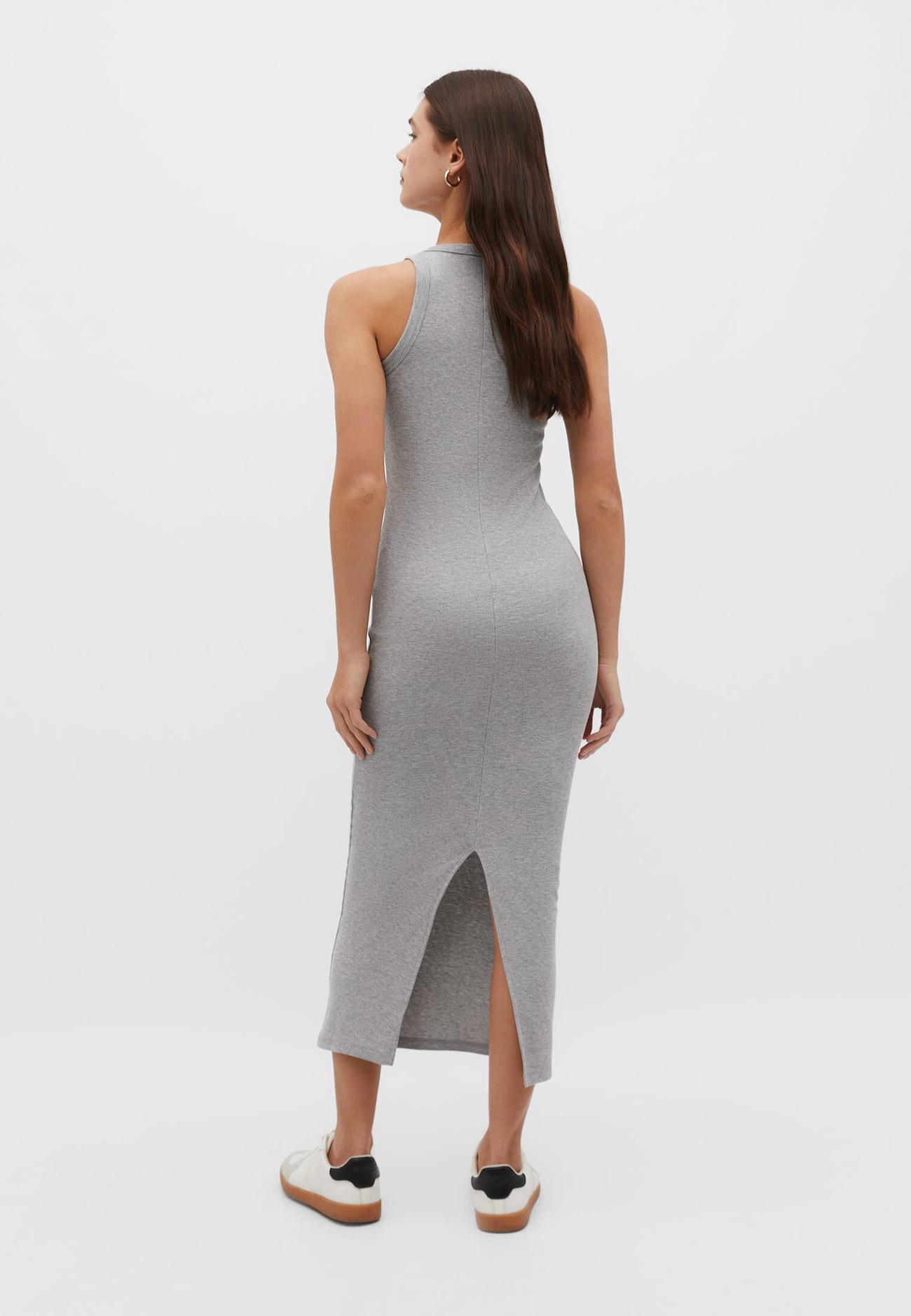 Vestido midi canelado ajustado
