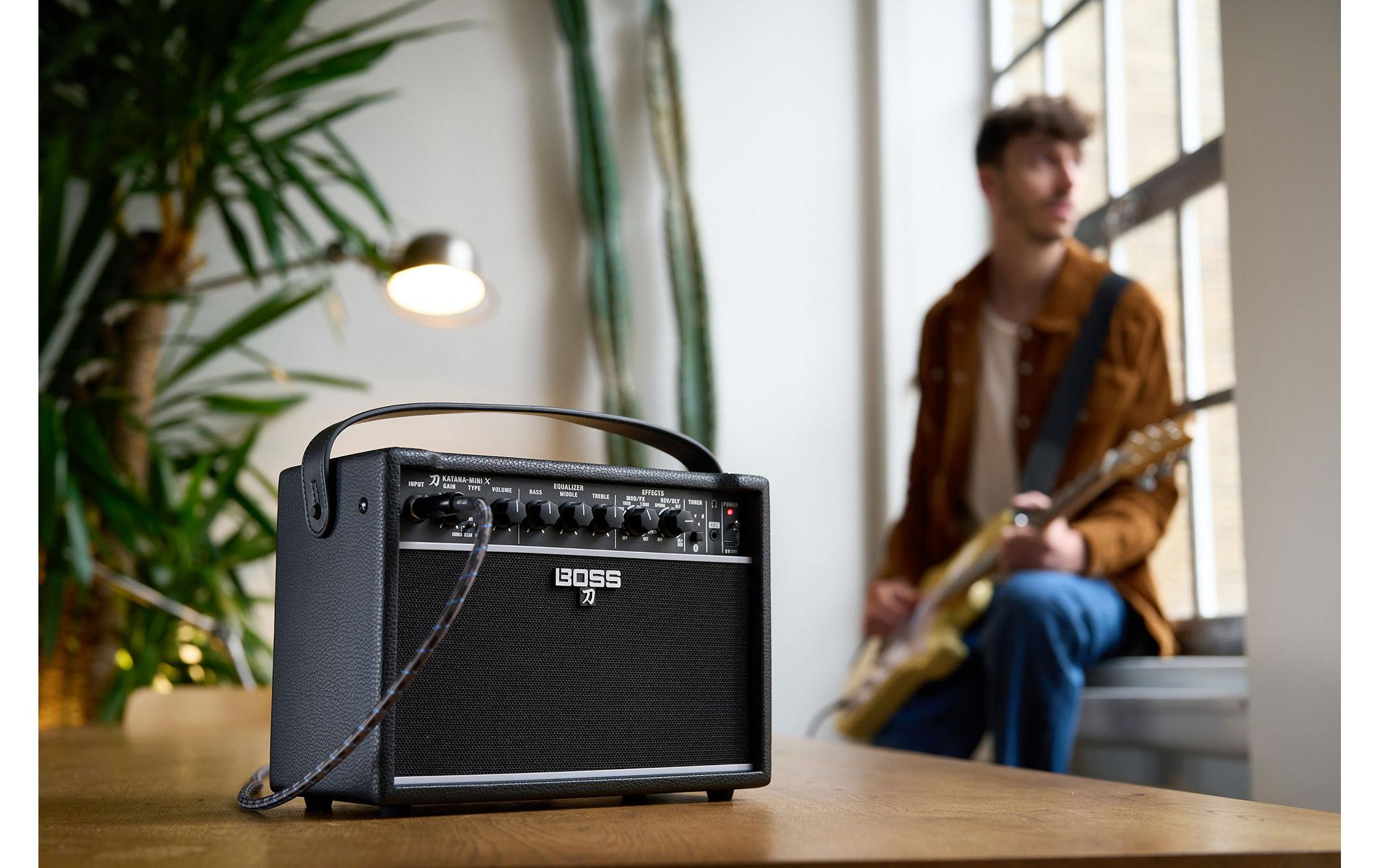 Combo Katana-Mini X<br>10 Watt Mini-Verstärker mit Katana-Sound