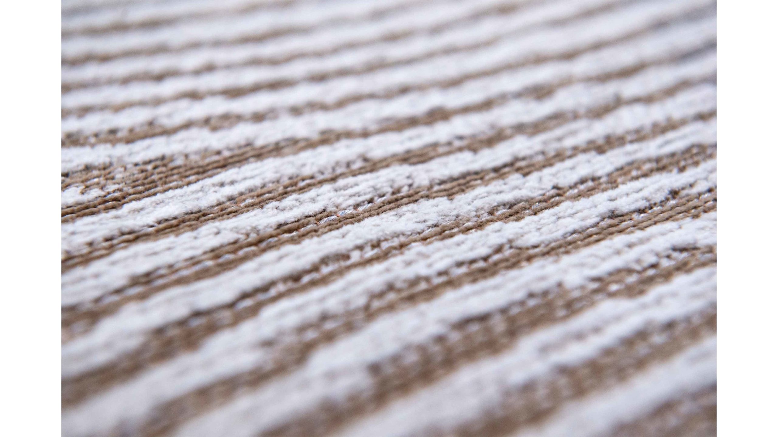 Vloerkleed Oyster White 9228 Coral  | Louis de Poortere