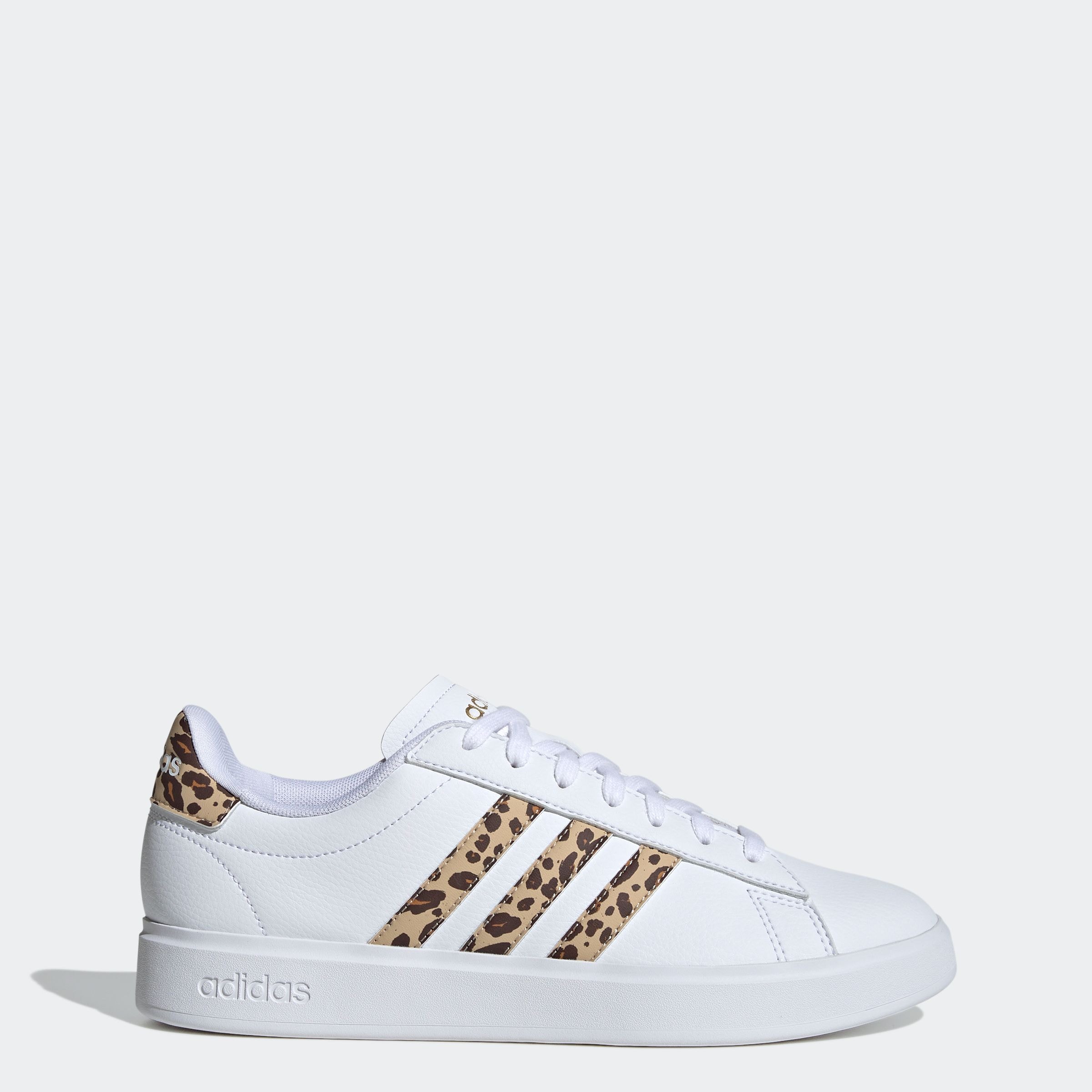 adidas Sportswear Sneaker »GRAND COURT 2.0«  mit Leo Print, Design auf den Spuren des adidas Superstar