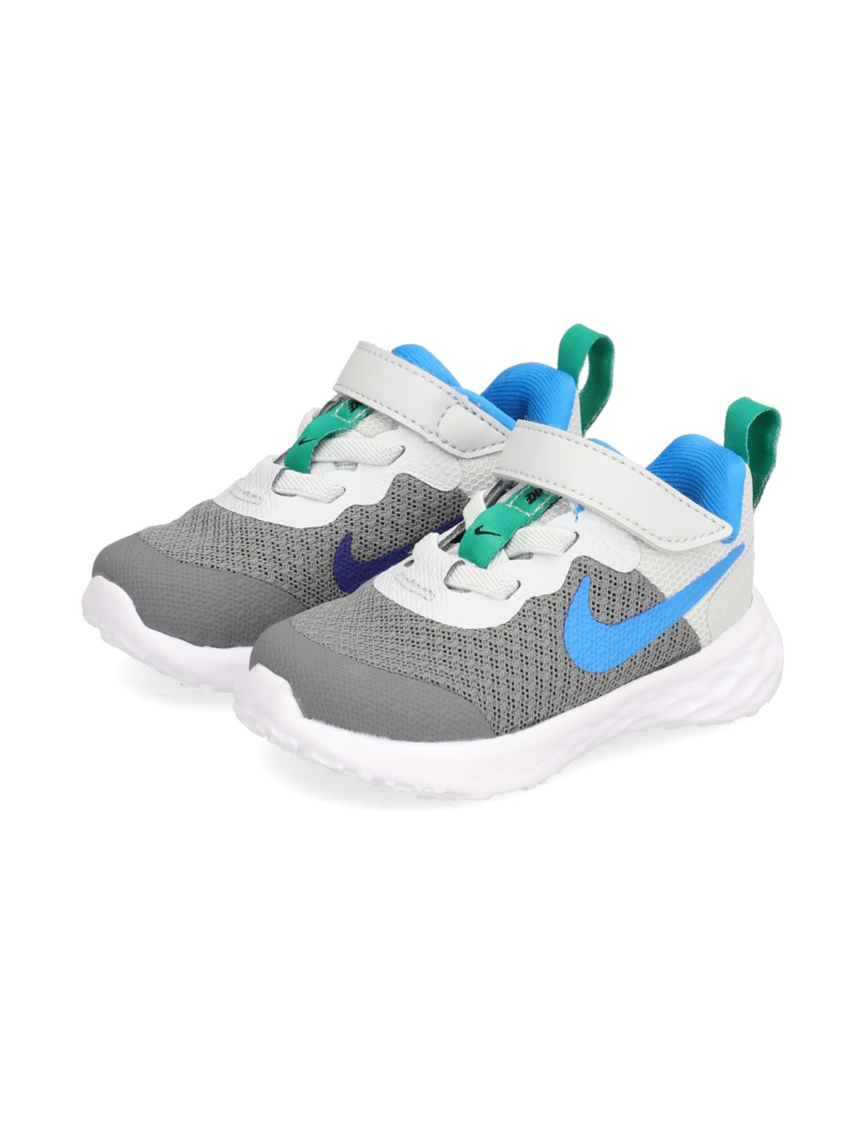 Nike Revolution 6