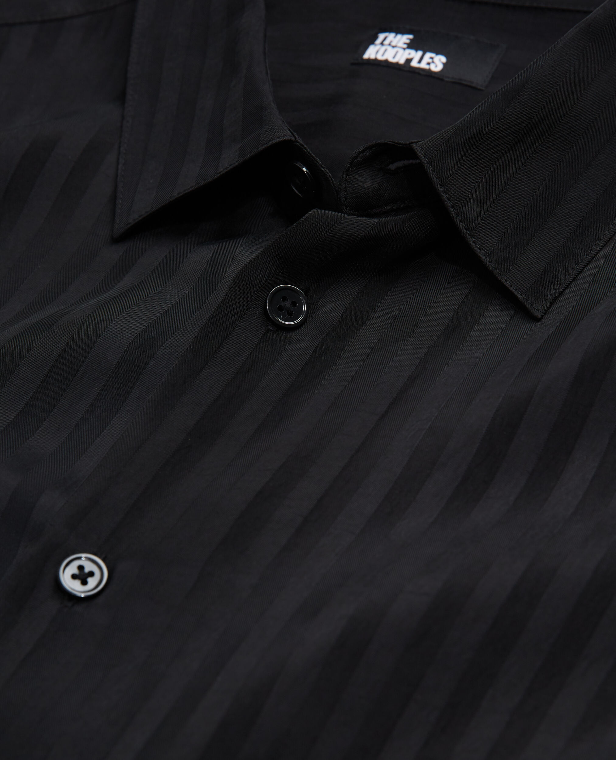 Chemise col classique à rayures noire