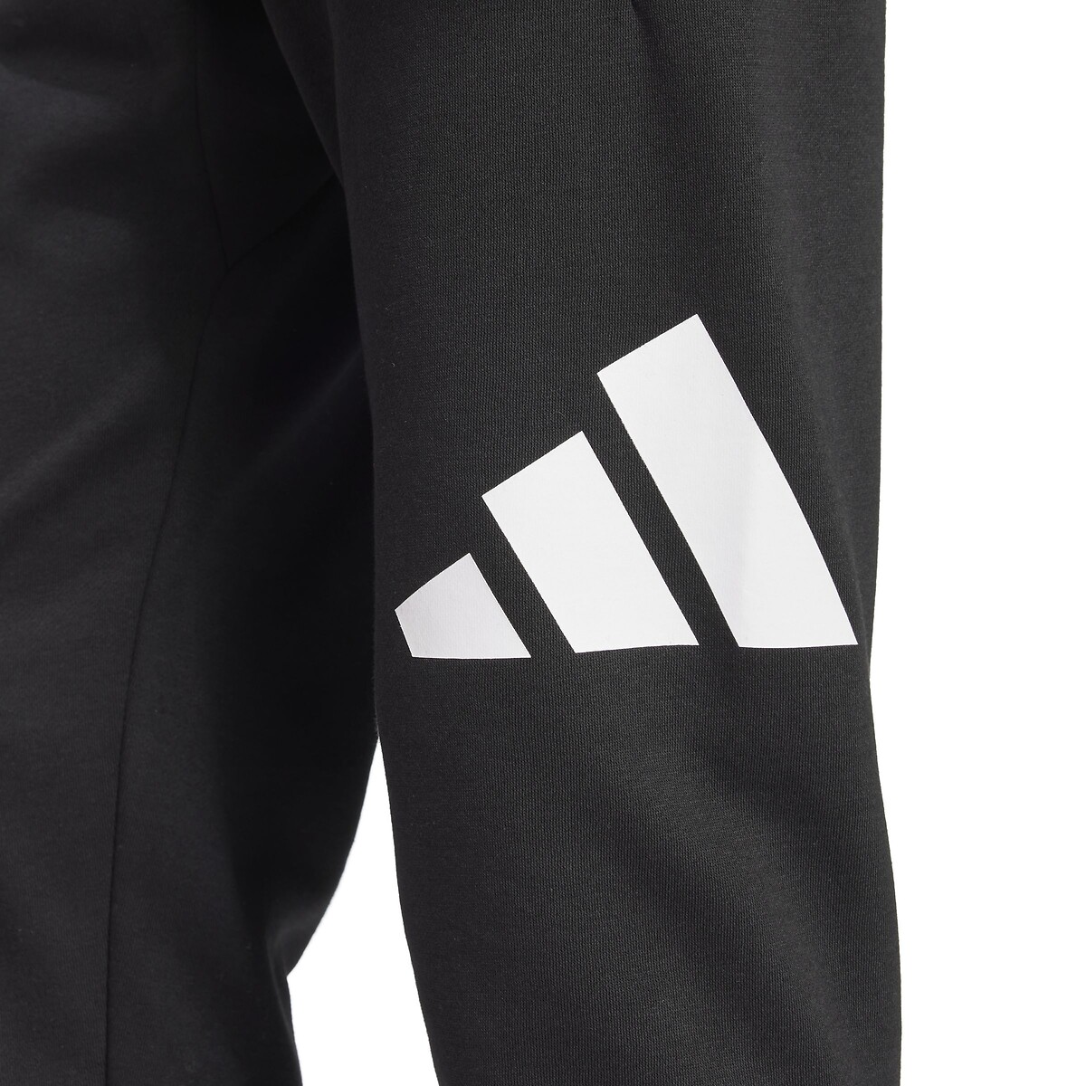 Roupas esportivas Adidas<br>Calças de moletom essenciais