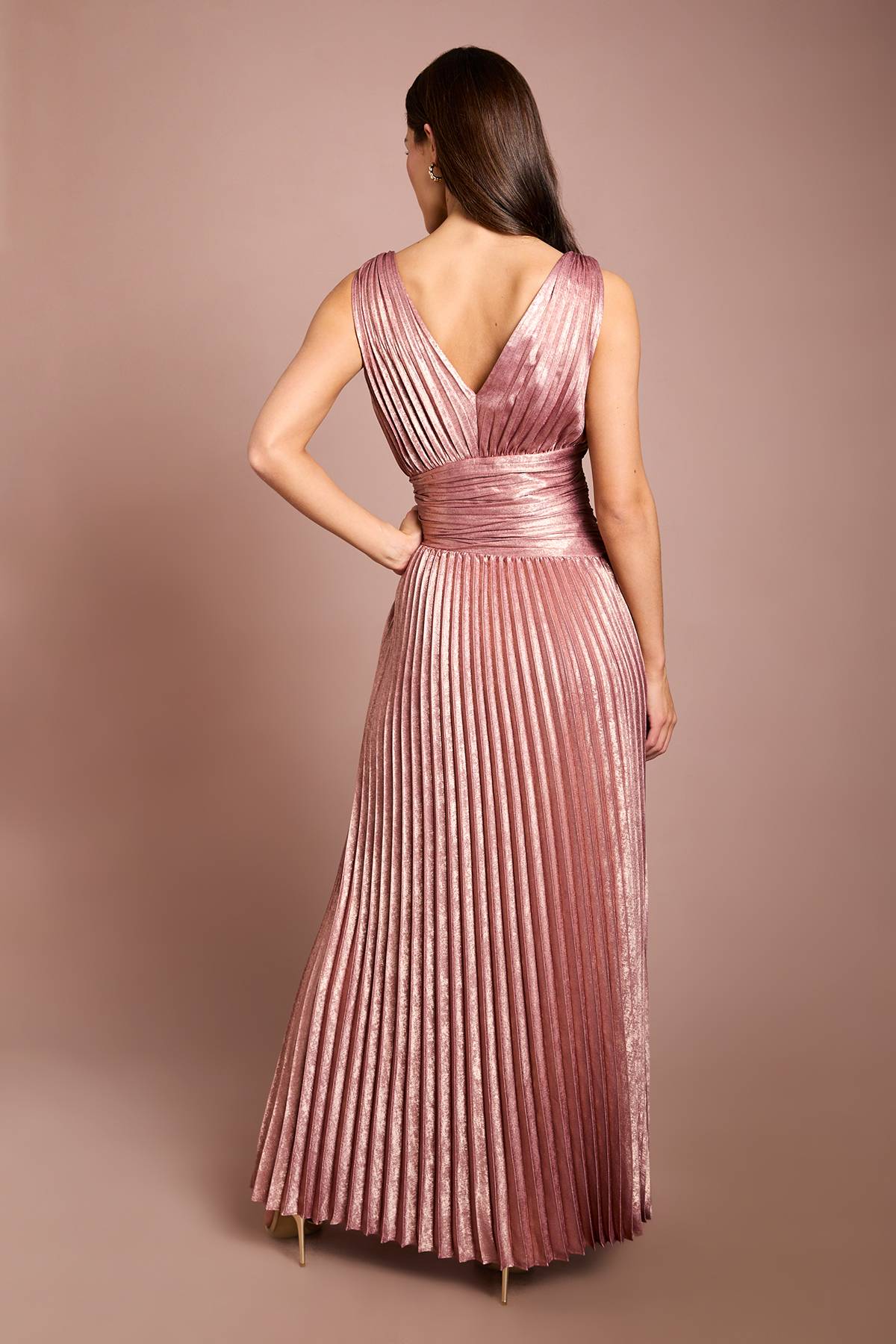 Coast Robe Longue Plissée À Col V Avec Détail Ceinturé À La Taille Et Fente
