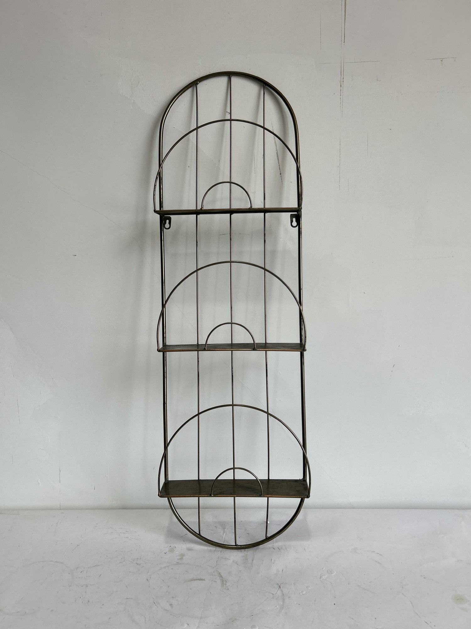 Zeitschriftenhalter 'Pivot' aus Metall, antik bronze, B 30 cm, L 10 cm, H 100 cm von fischer's lagerhaus