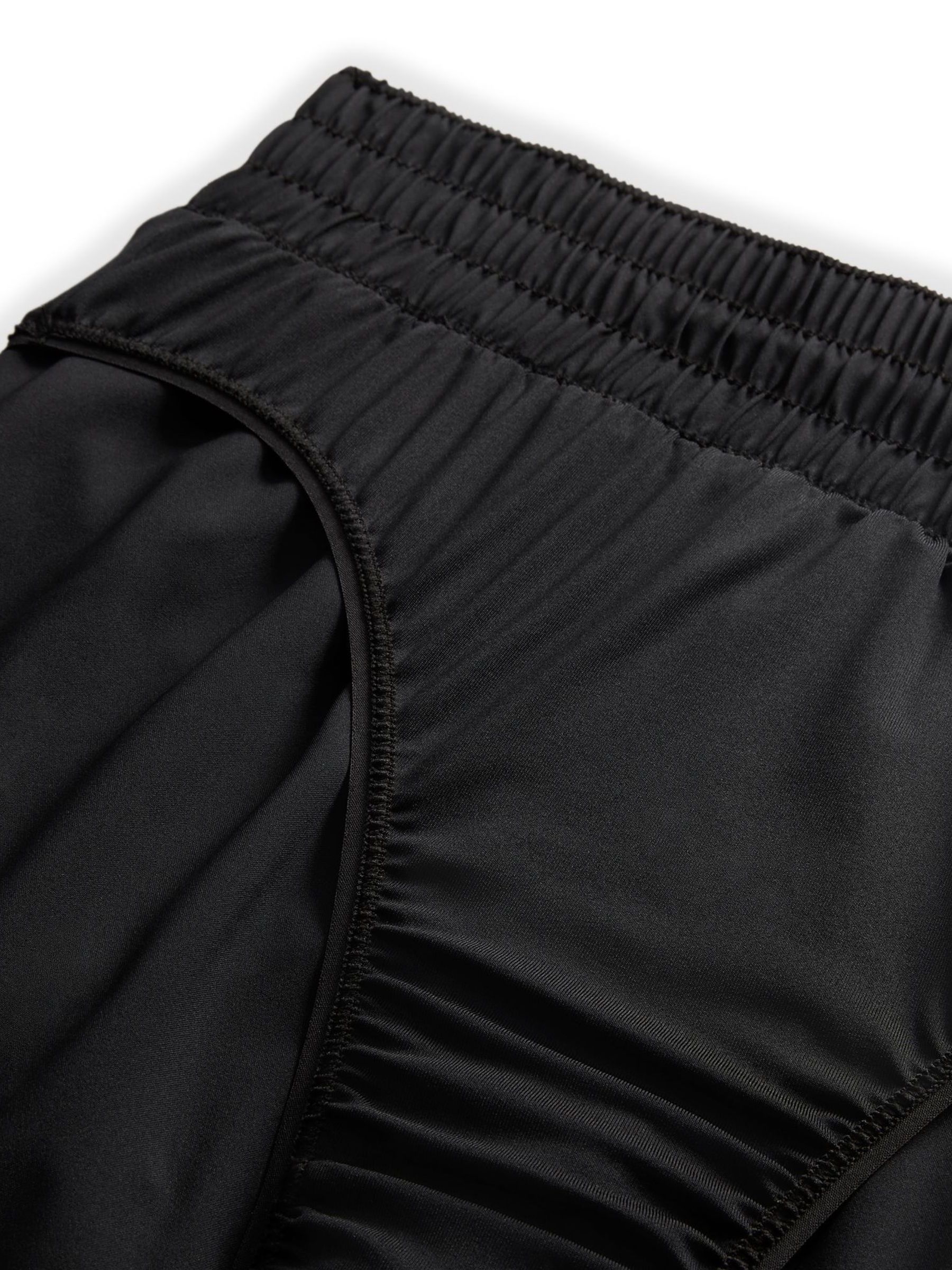 Zwart - Nike One Dri-FIT 3 inch short met halfhoge taille en geïntegreerde slip