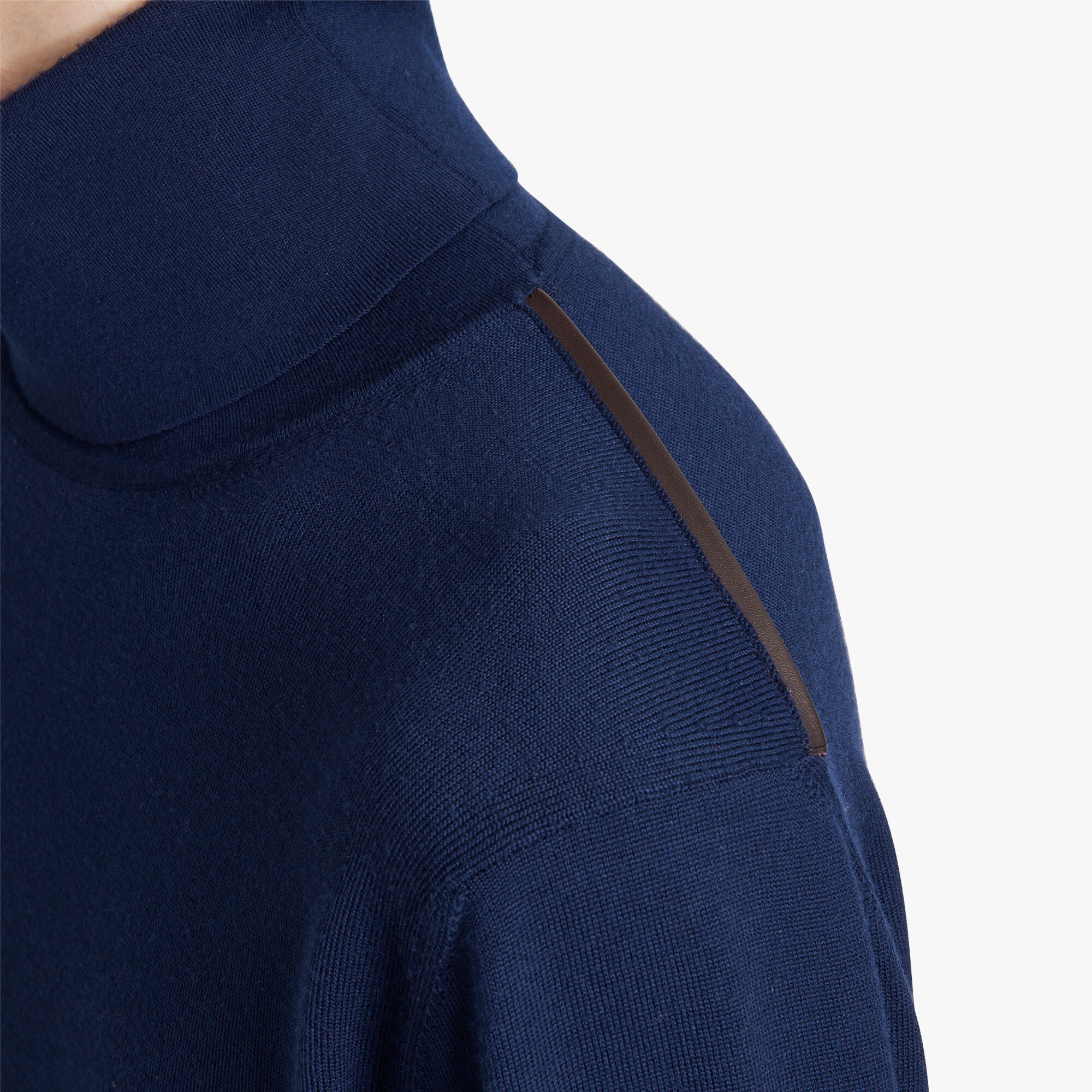Col Roule En Laine Avec Details En Cuir