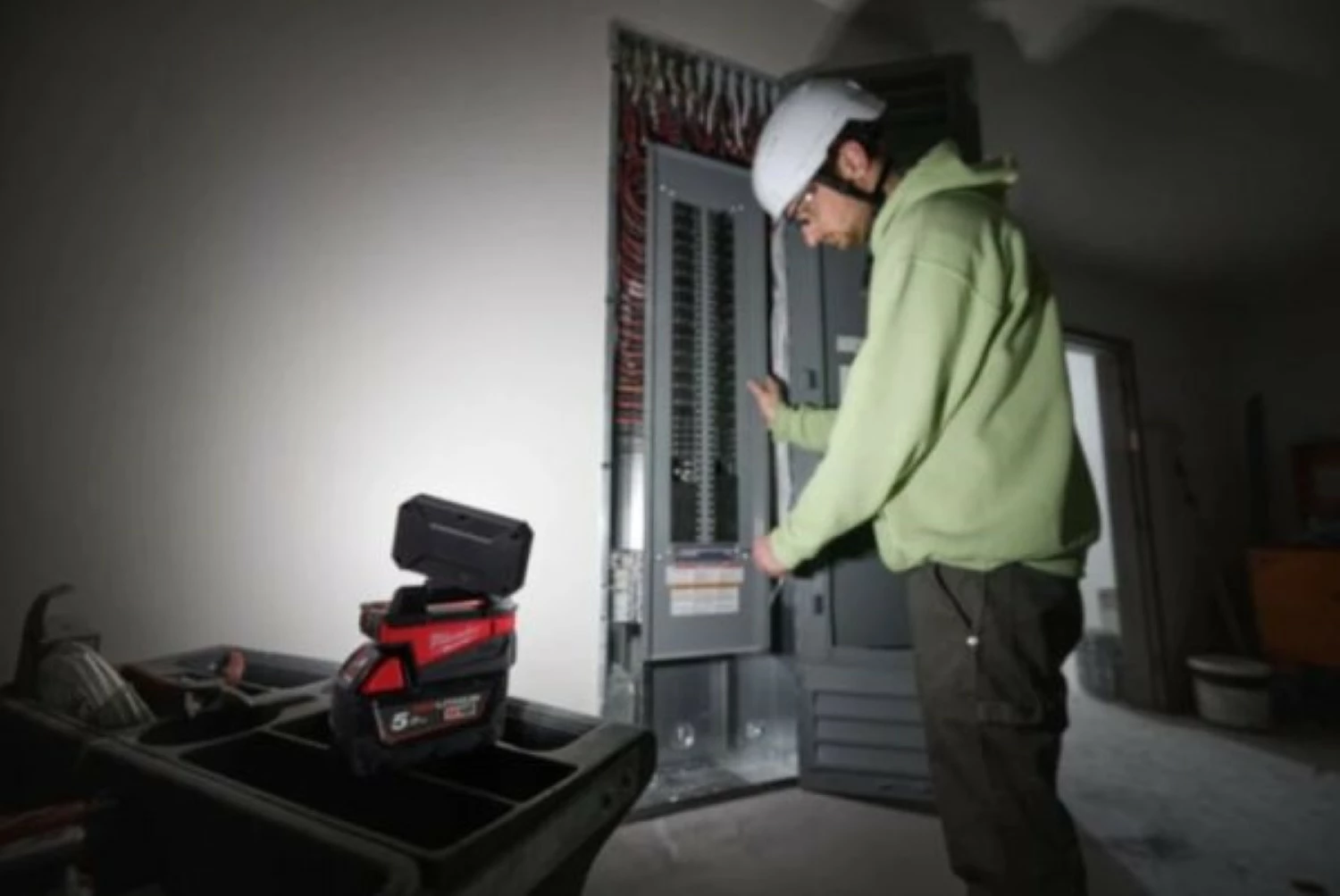 Milwaukee M18 ALIS-0 18V Li-Ion Service Lamp - 1000Lm