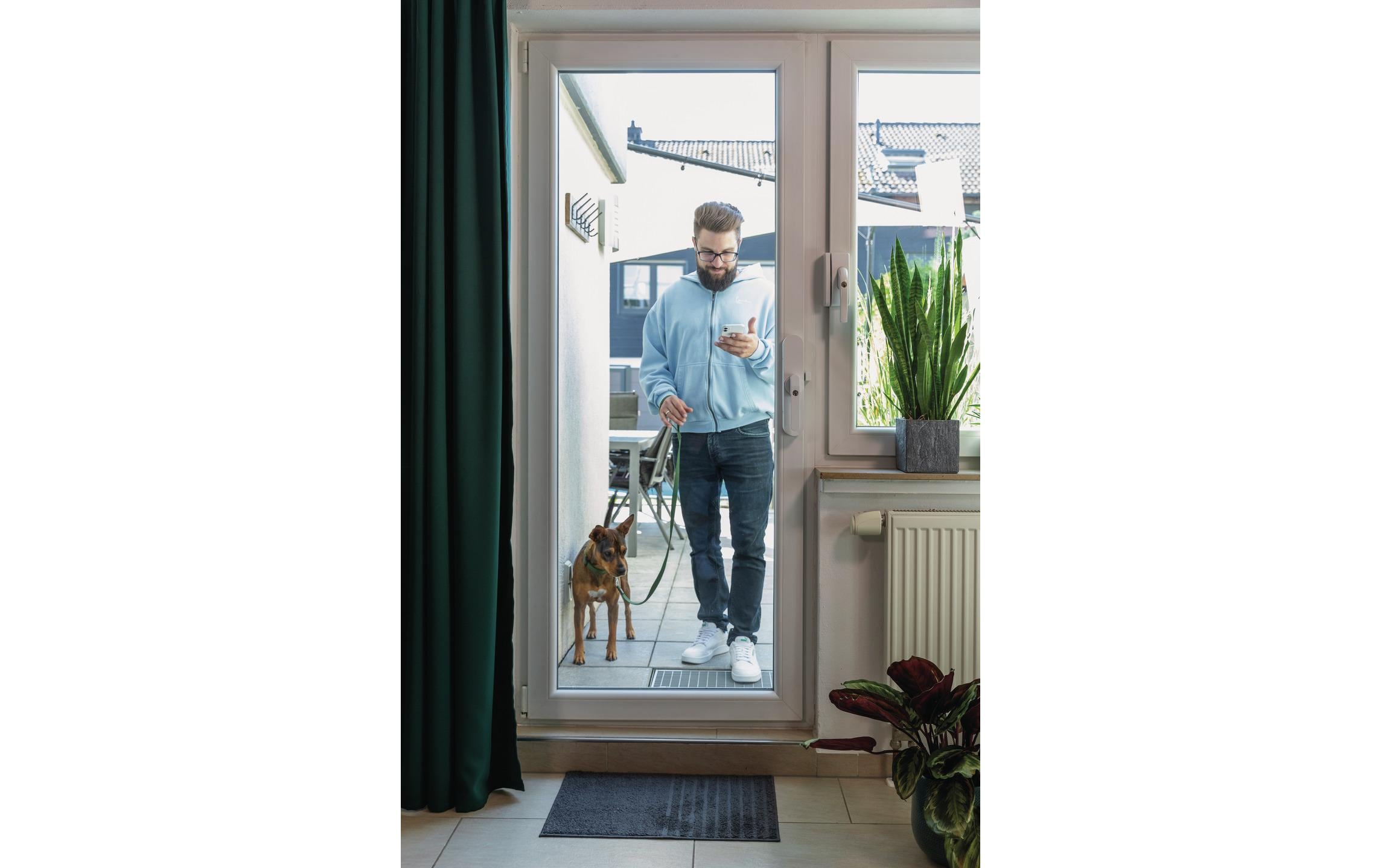Smarter Fensterantrieb WINTECTO One FCA4100BK Schwarz<br>Smarter Fensterantrieb mit Alarmfunktion