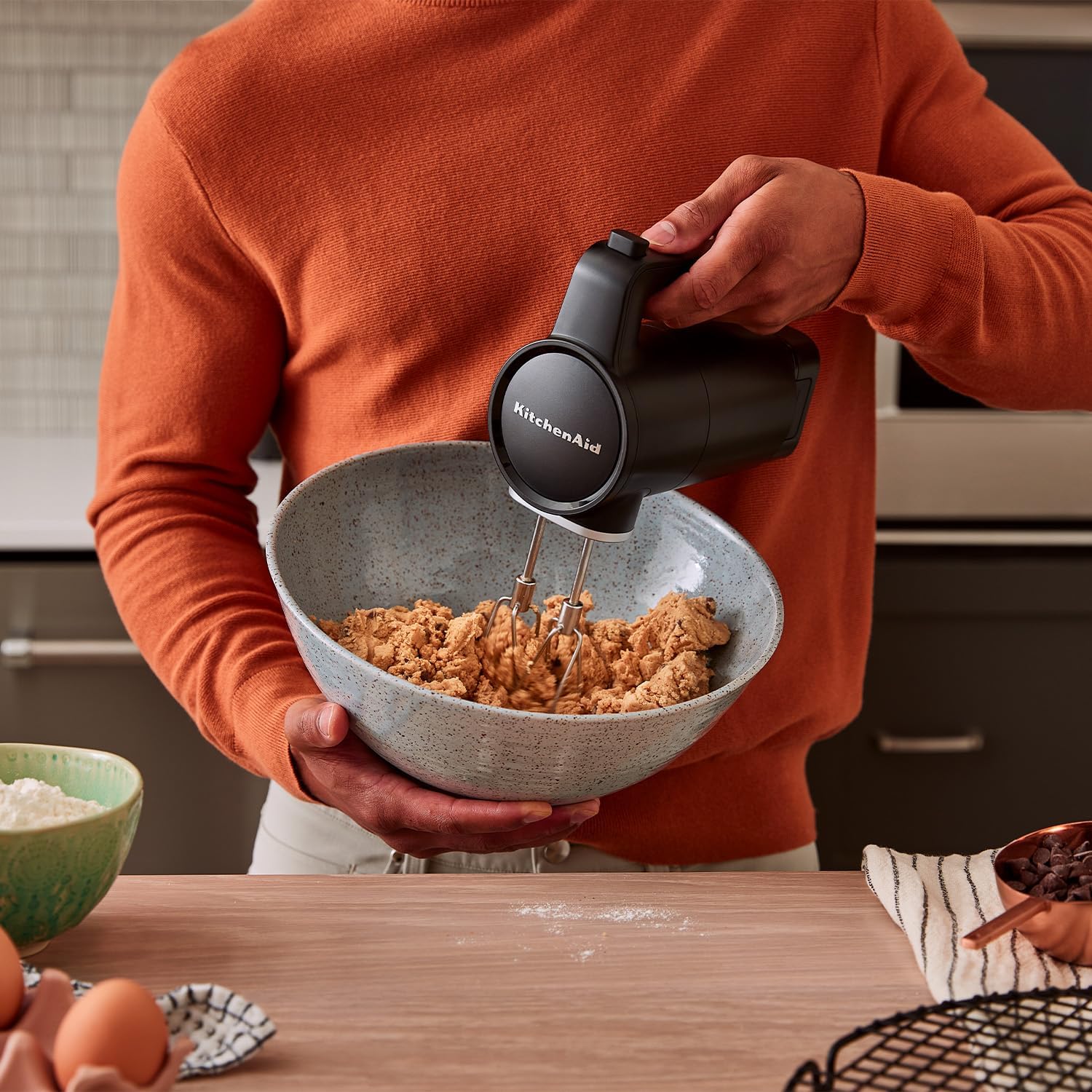 KitchenAid Handmixer kabellos - Go Cordless - Mit 7 geschwindigkeiten und soft start - 2 Edelstahl turborührbesen - 60 Minuten Nutzungsdauer pro Ladung - Schwarz - Ohne Akku