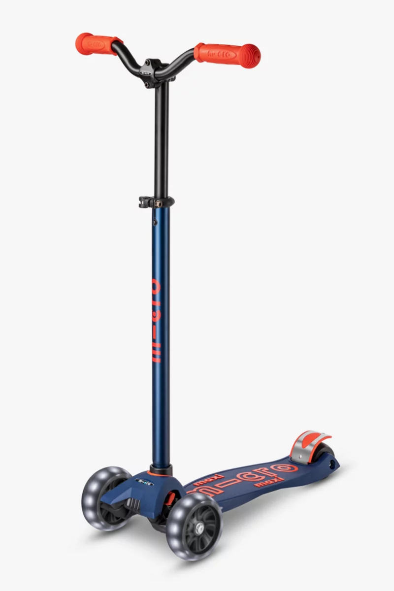 Micro Maxi Deluxe Pro LED Scooter