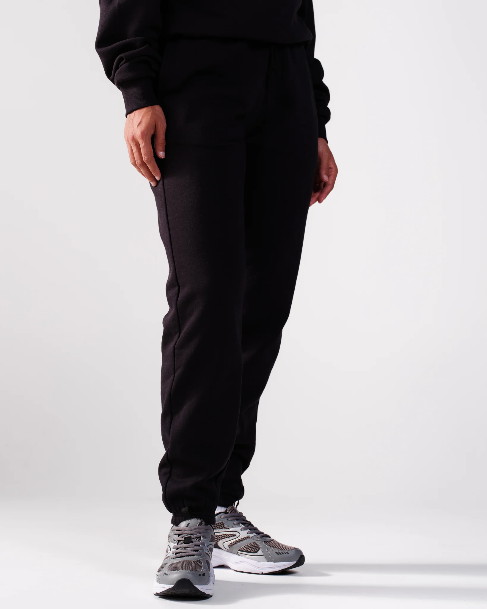 Weightless Alice Classic Fit Sweatpants Black