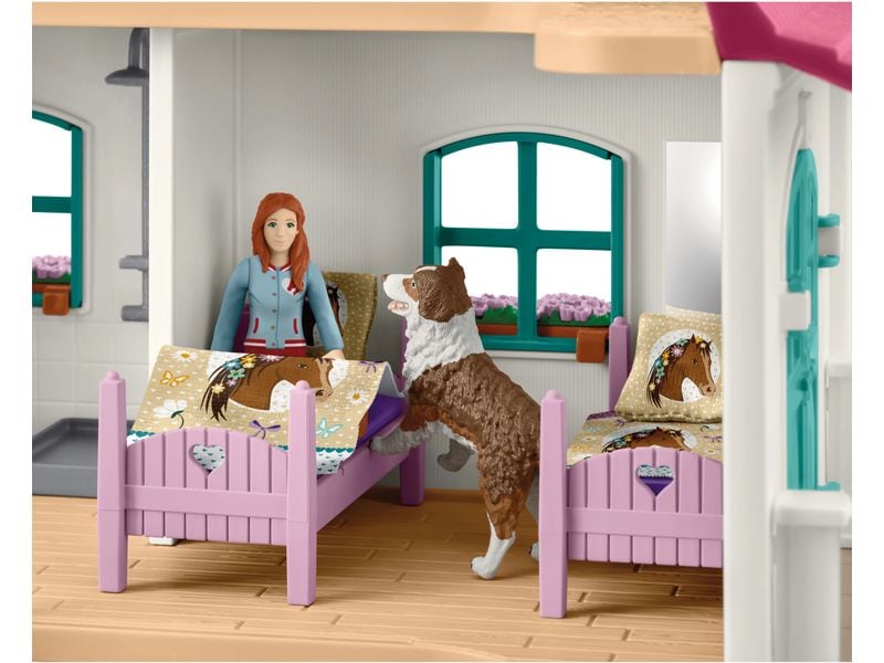 Schleich Spielfigurenset Horse Club Lakeside Pferdehof Playset fördert kreatives Spielen