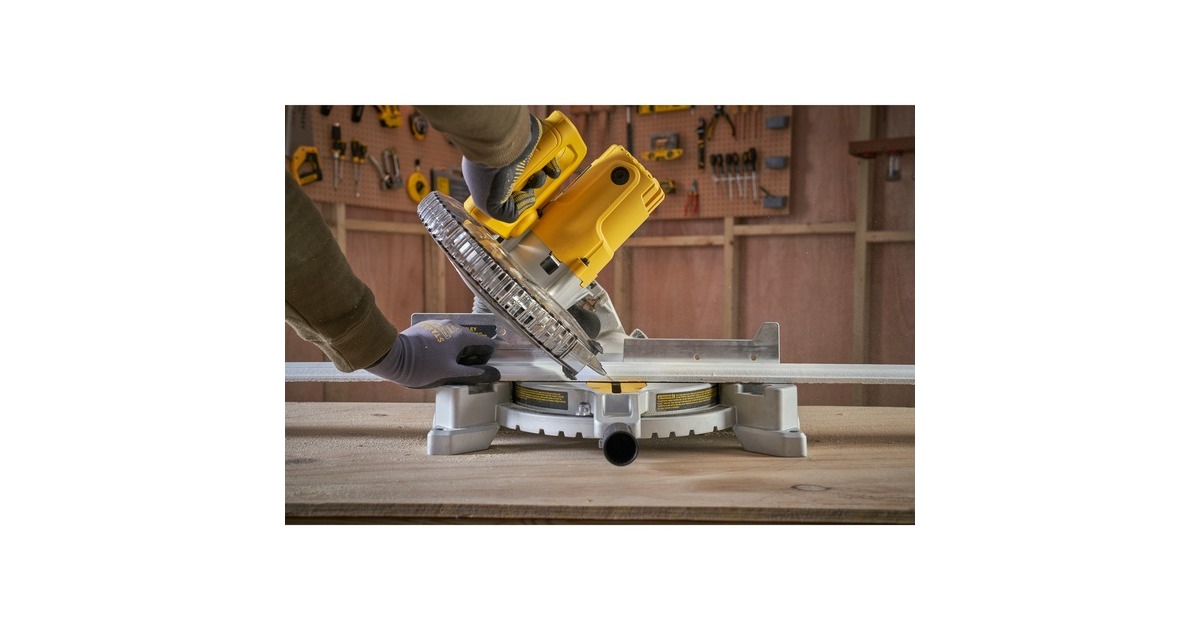 StanleyFATMAX 1650W Afkort- en verstekzaag SM1650-QS  (Geel/zwart)