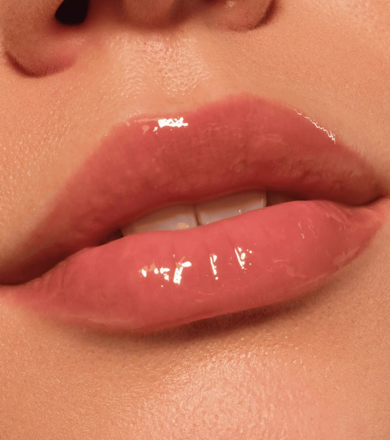Catrice - Óleo Labial Colour Cushion Juicy - 050: Drenched Drama