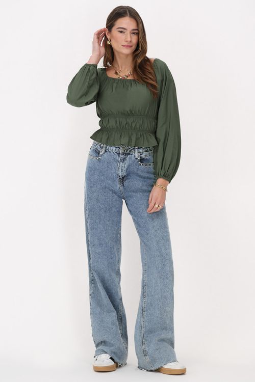 Donkergroene off shoulder top met ruffles