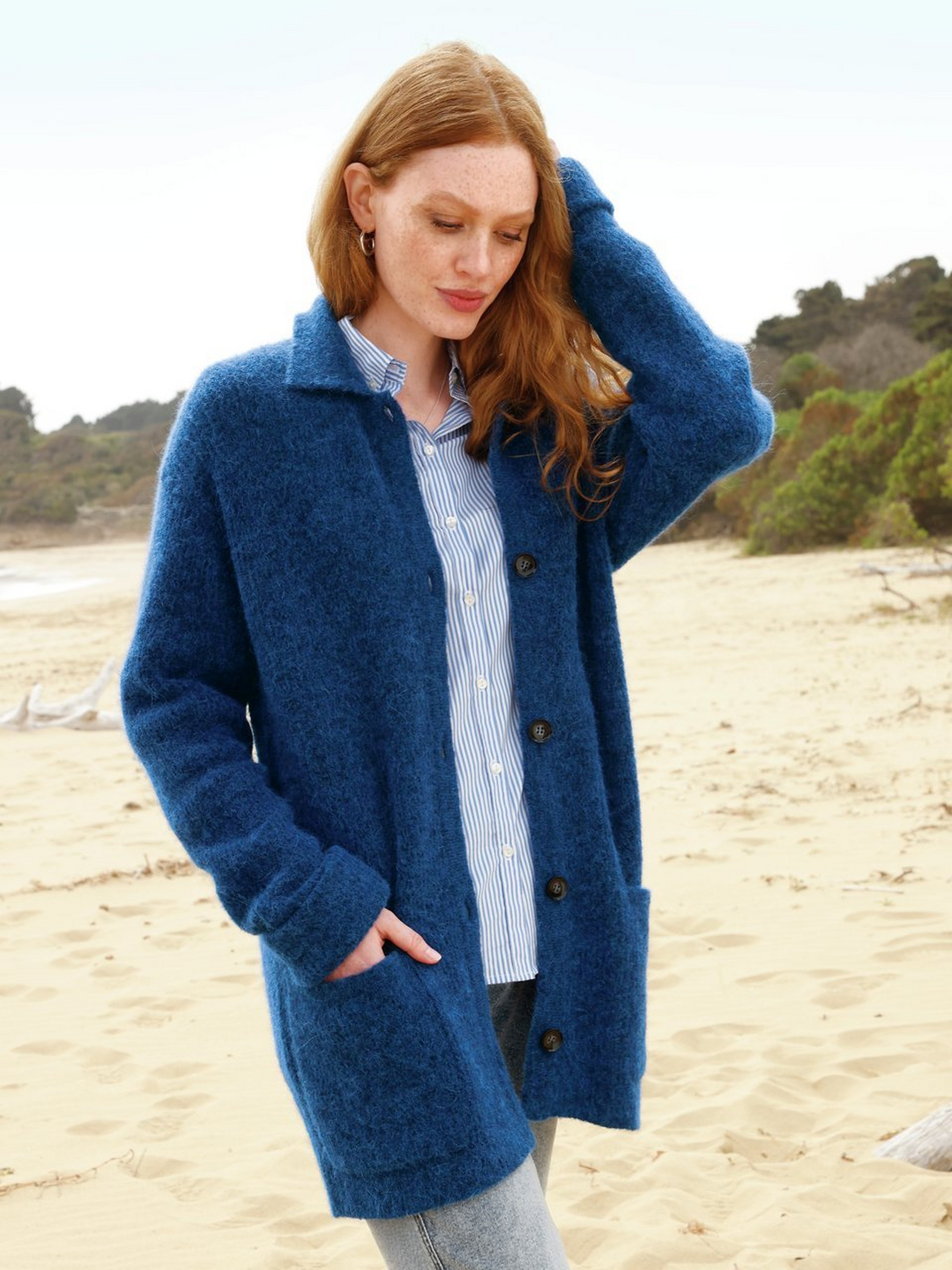 Strickjacke mit überschnittener Schulter