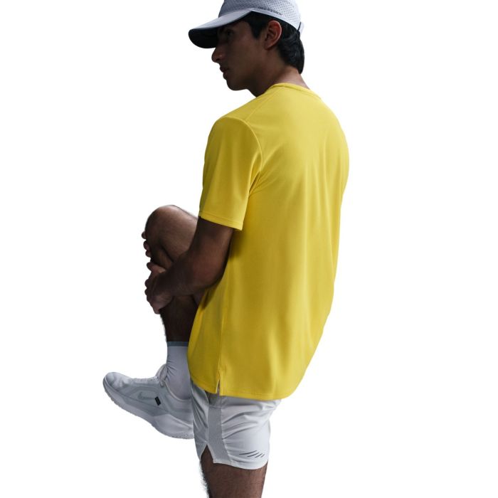 Nike Herre T-shirts Run Energy Miler SS Tee Gul