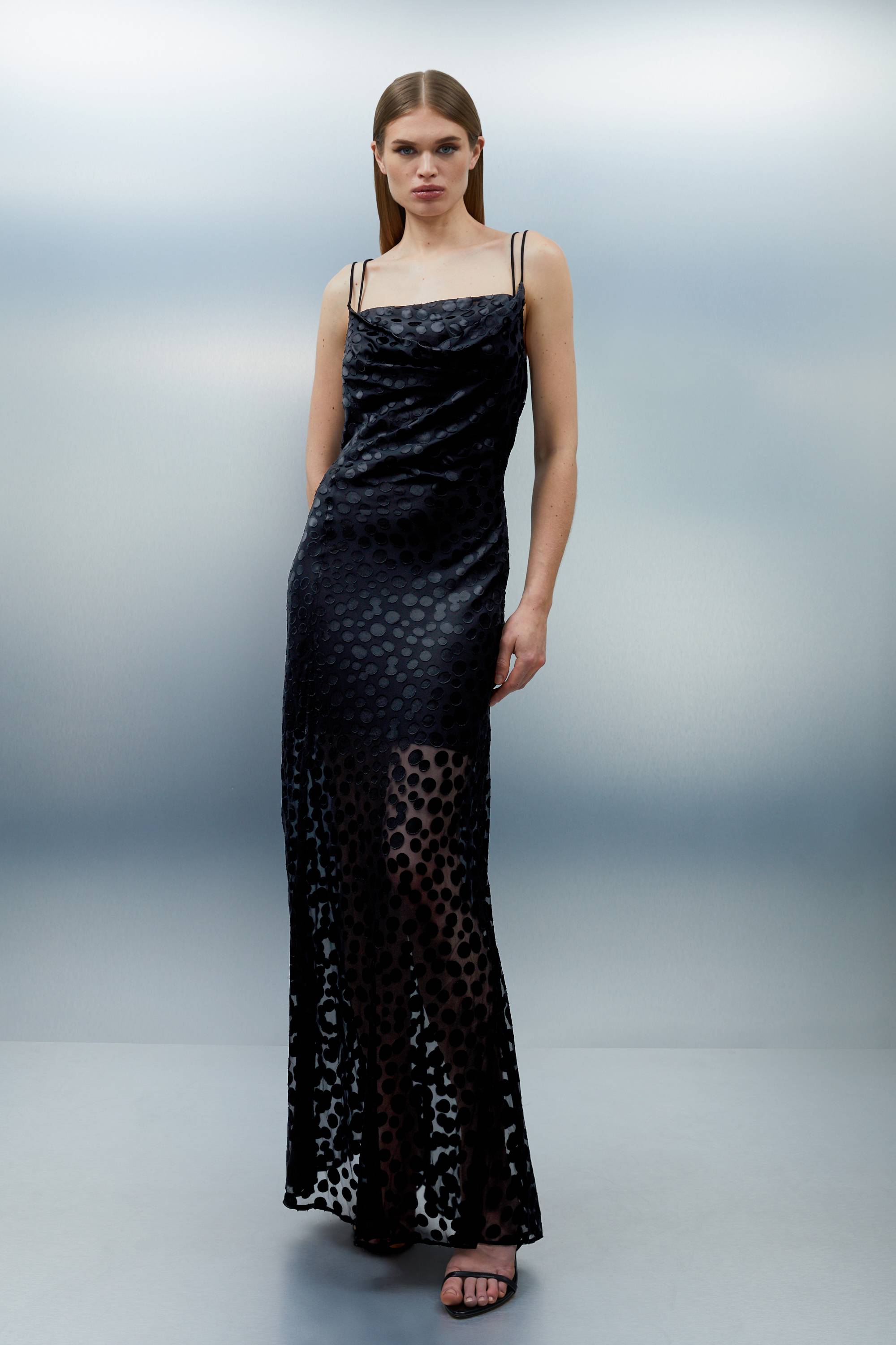 KarenMillen Petite robe maxi en devoré tissée à pois avec fines bretelles