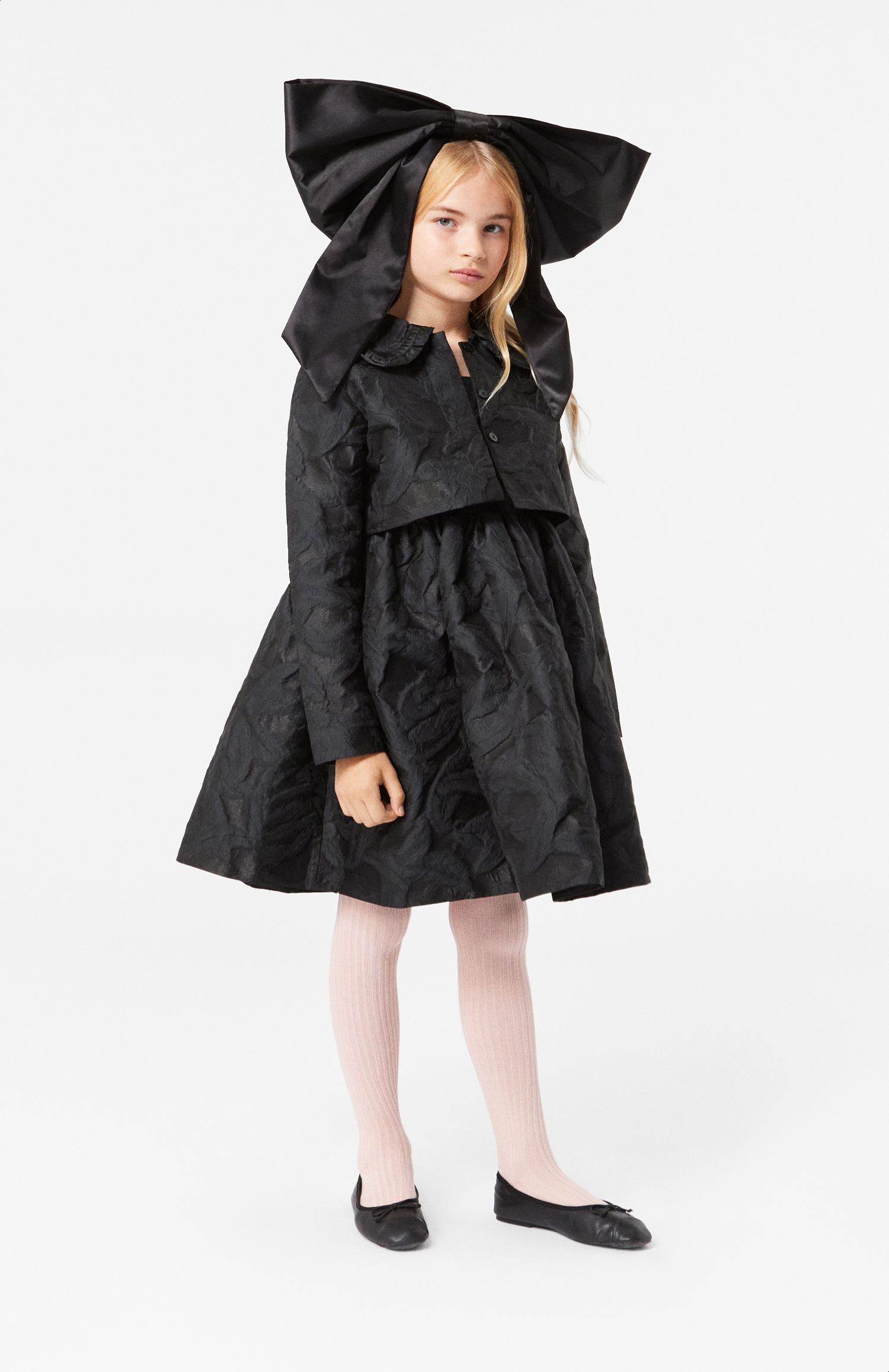 Cortney - Black