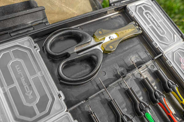 Boîte de pêche Korum Tackle Blox Fully Loaded Tacklebox (avec 8 accessoires!)