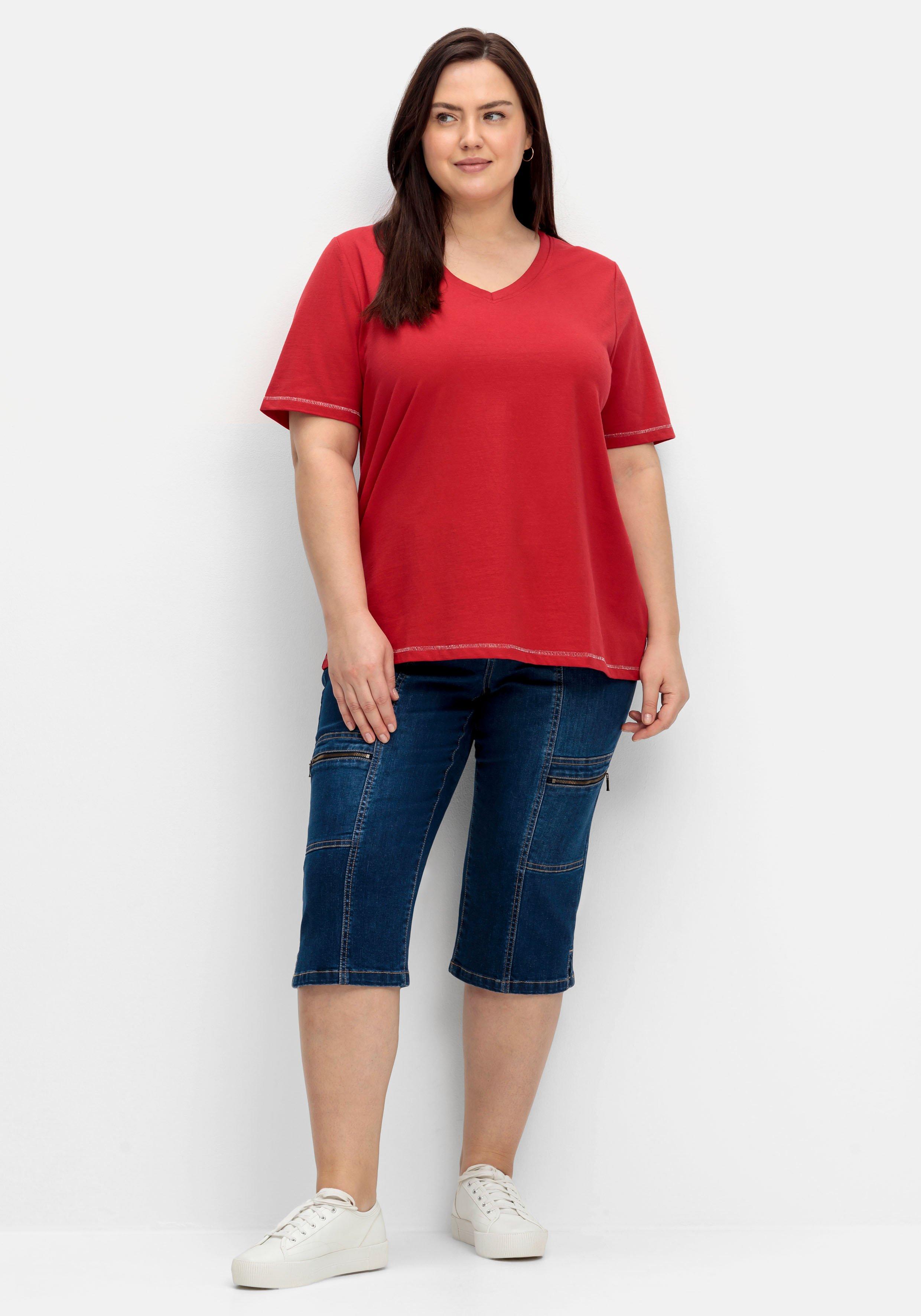 Shirt mit kleinem Glitzerdruck auf der Schulter