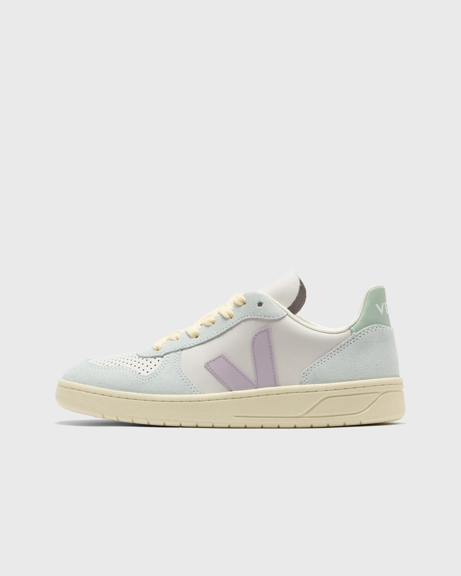 Veja V-10 LEATH