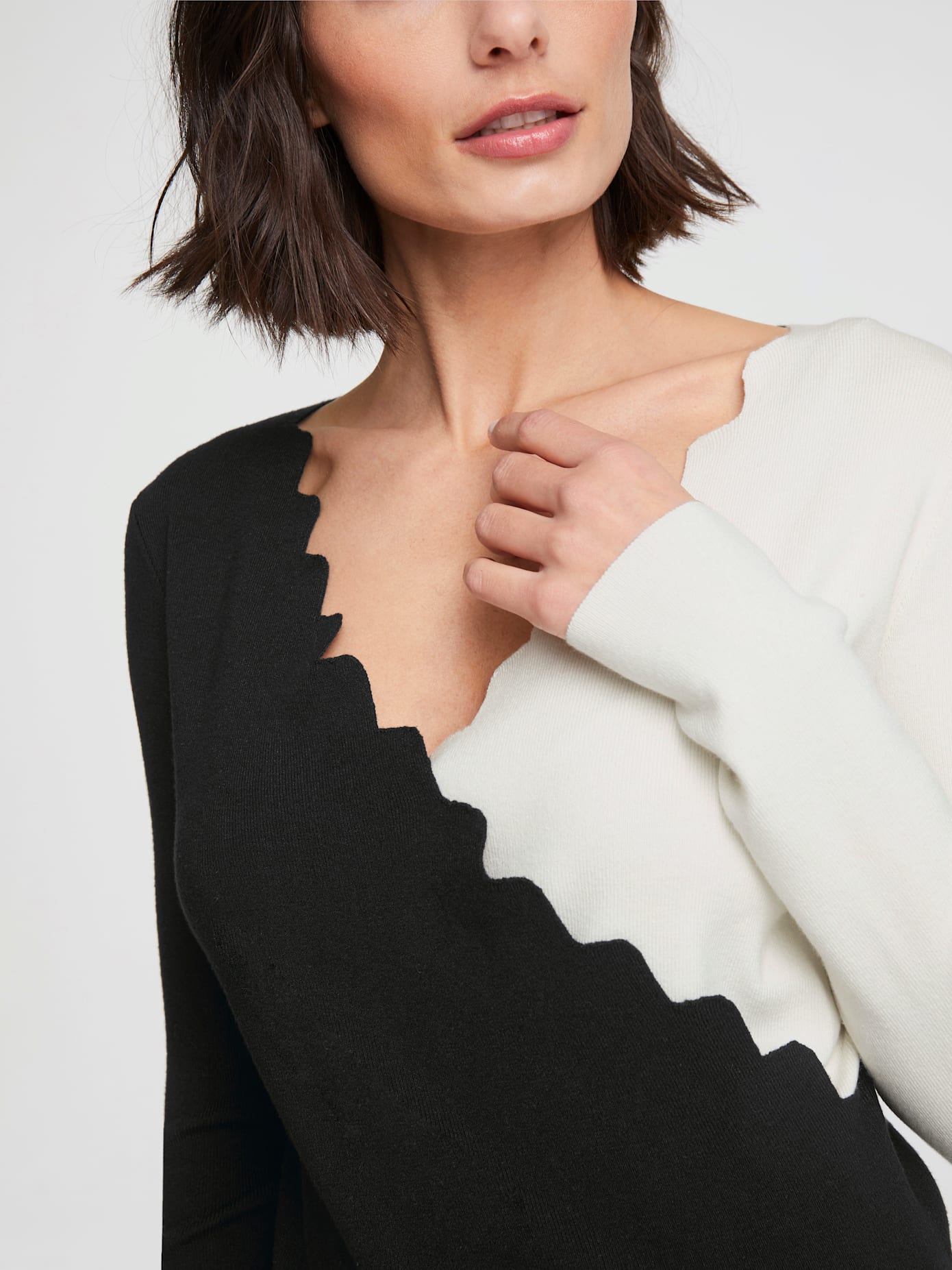 Pull superbe aspect cache-cœur