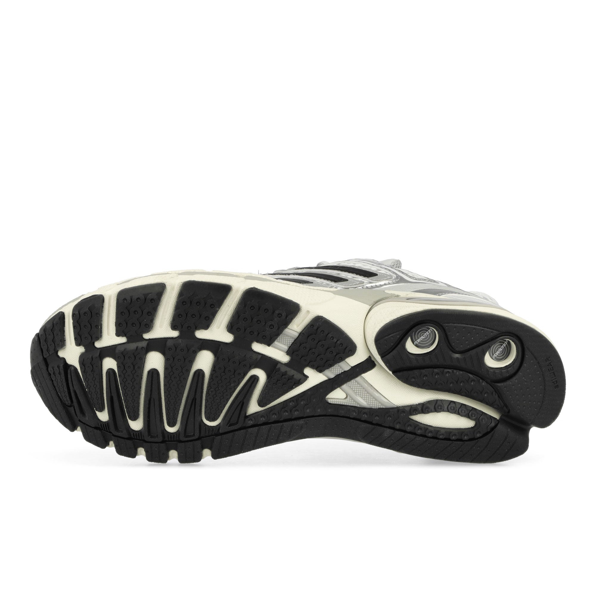 adidas<br>Adistar Control 5