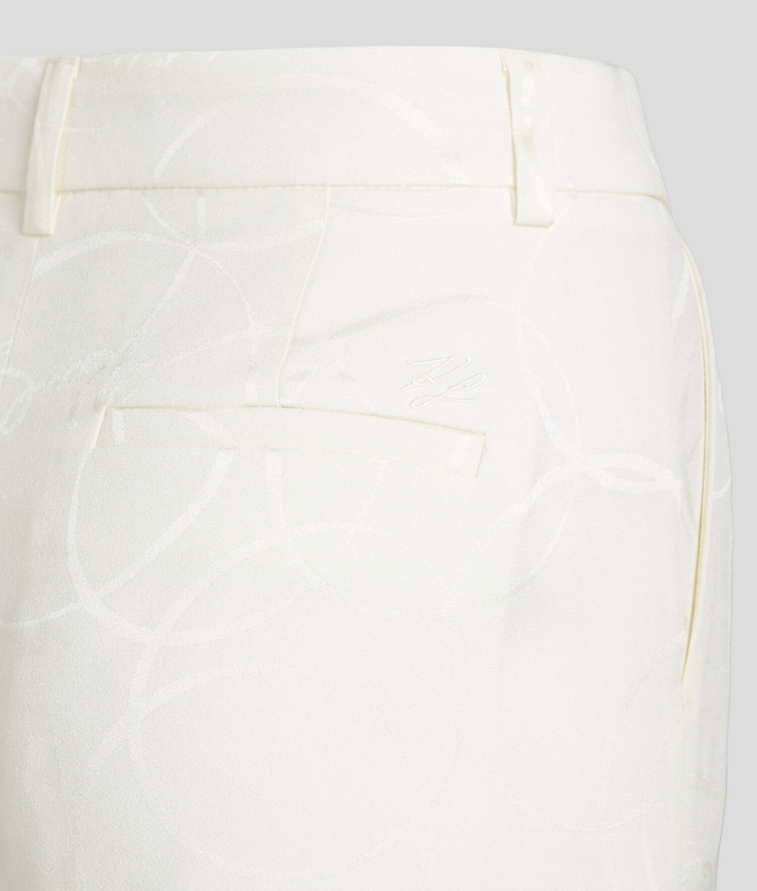 SHORT EN SATIN