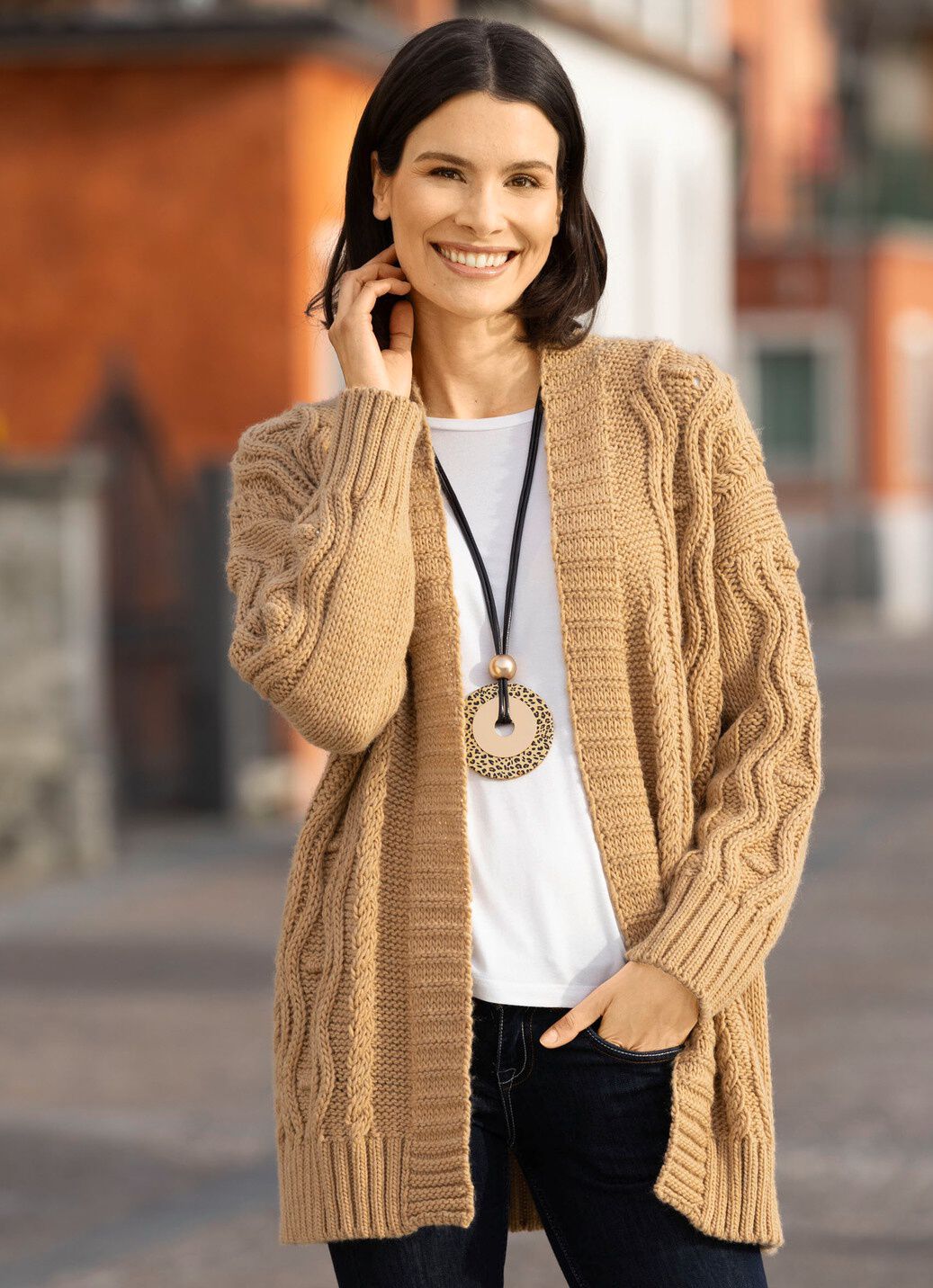 Strickjacke in Grobstrick