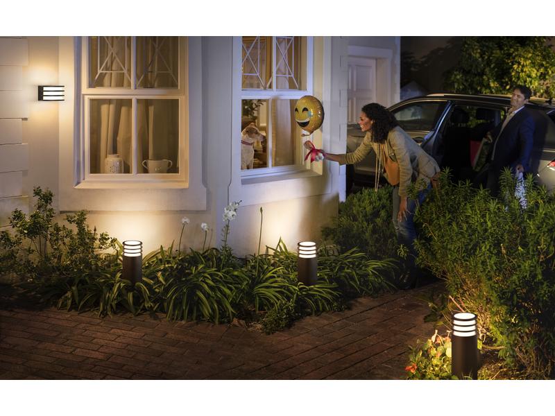 Philips Hue White Outdoor Lucca Wandleuchte Anthrazit Wandleuchte mit warmweissem Licht