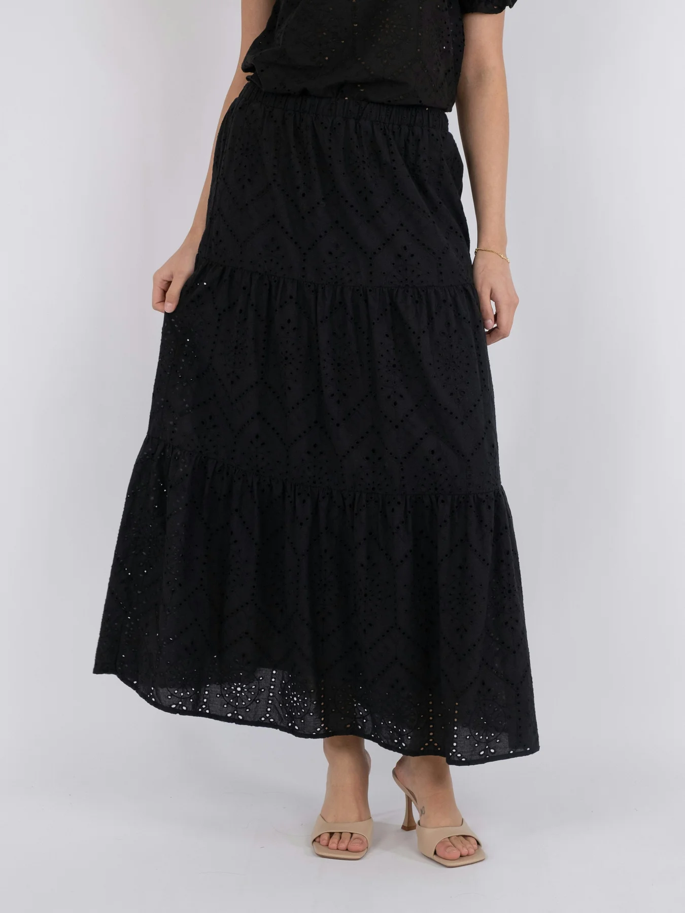 Neo Noir Rana Embroidery Skirt