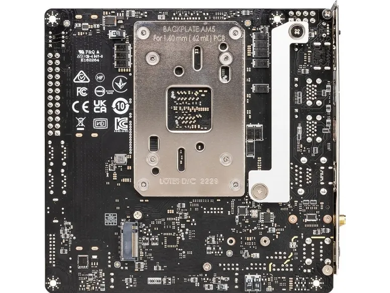 MSI MPG B650I EDGE WIFI - Bundkort - mini ITX - Socket AM5 - AMD B650 Chipset - USB 3.2 Gen 2, USB-C 3.2 Gen2, USB 3.2 Gen 1, USB-C 3.2 Gen 2x2 - 2.5 Gigabit LAN, Wi-Fi 6, Bluetooth - onboard grafik (CPU påkrævet) - HD Audio (8-kanaler)