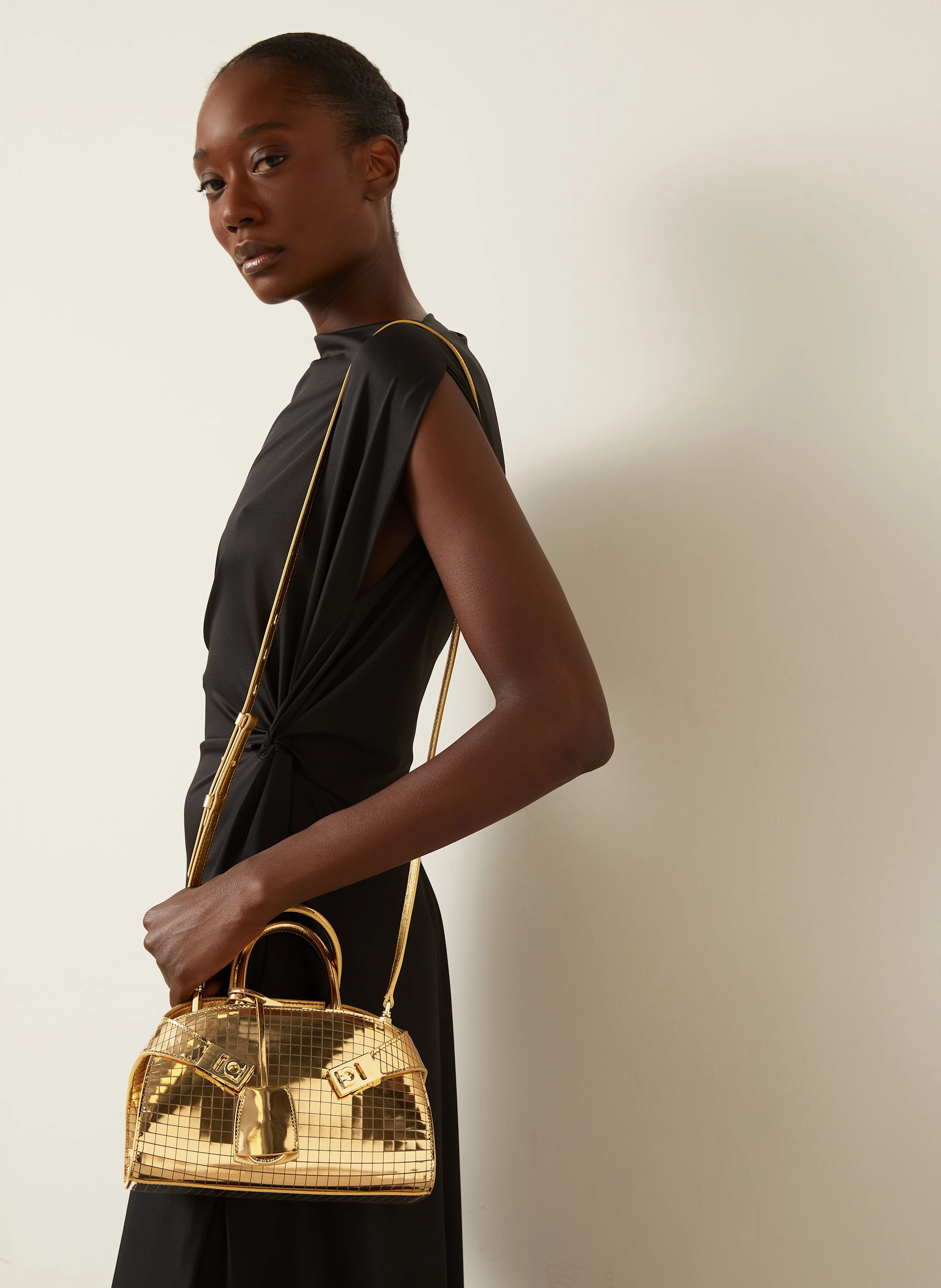 FERRAGAMO Handtasche HUG