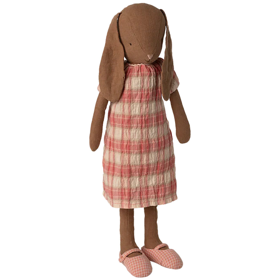 maileg knuffelkonijn met geruite jurk chocoladebruin - maat 3 - 40 cm