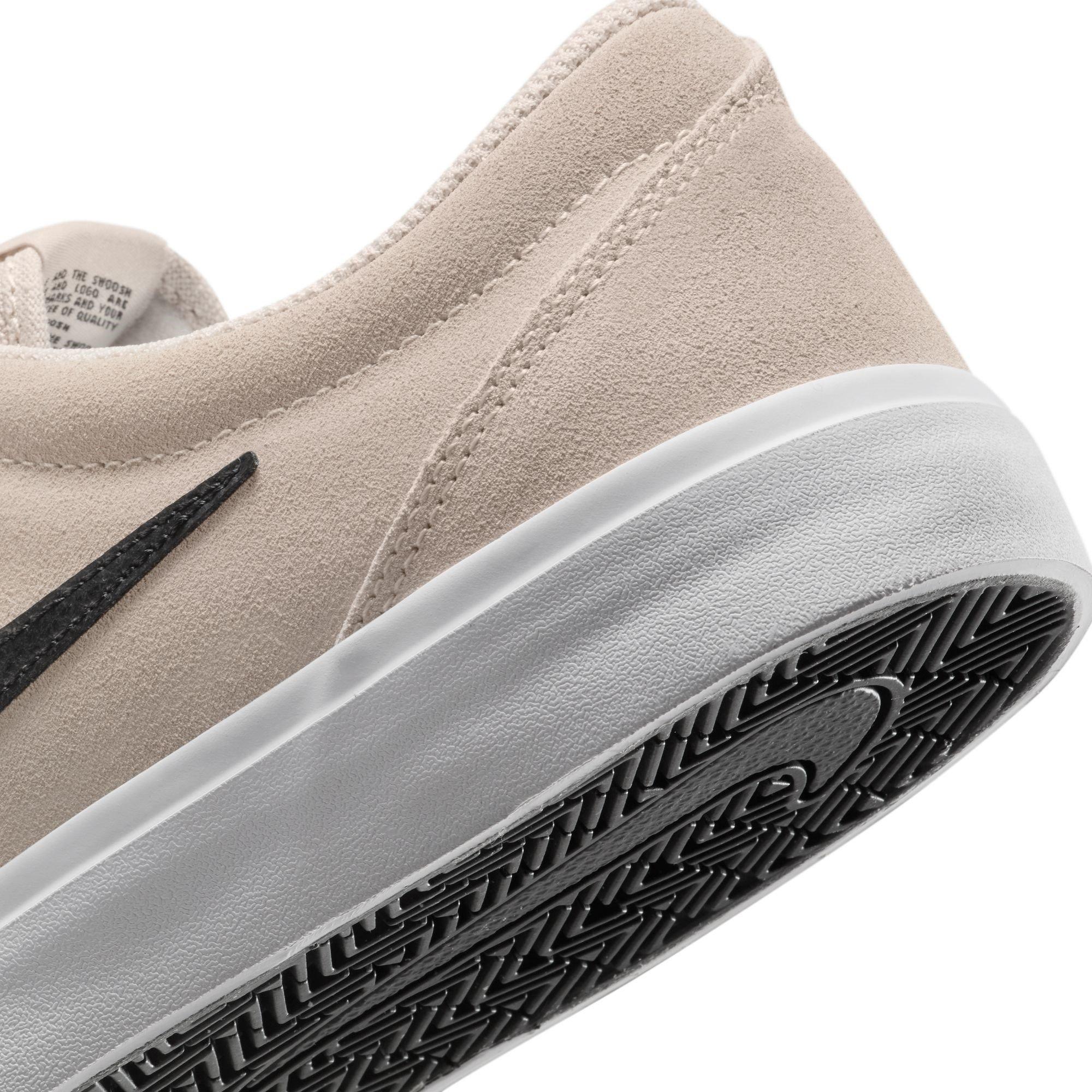 Nike Charge Low Trainers Mens