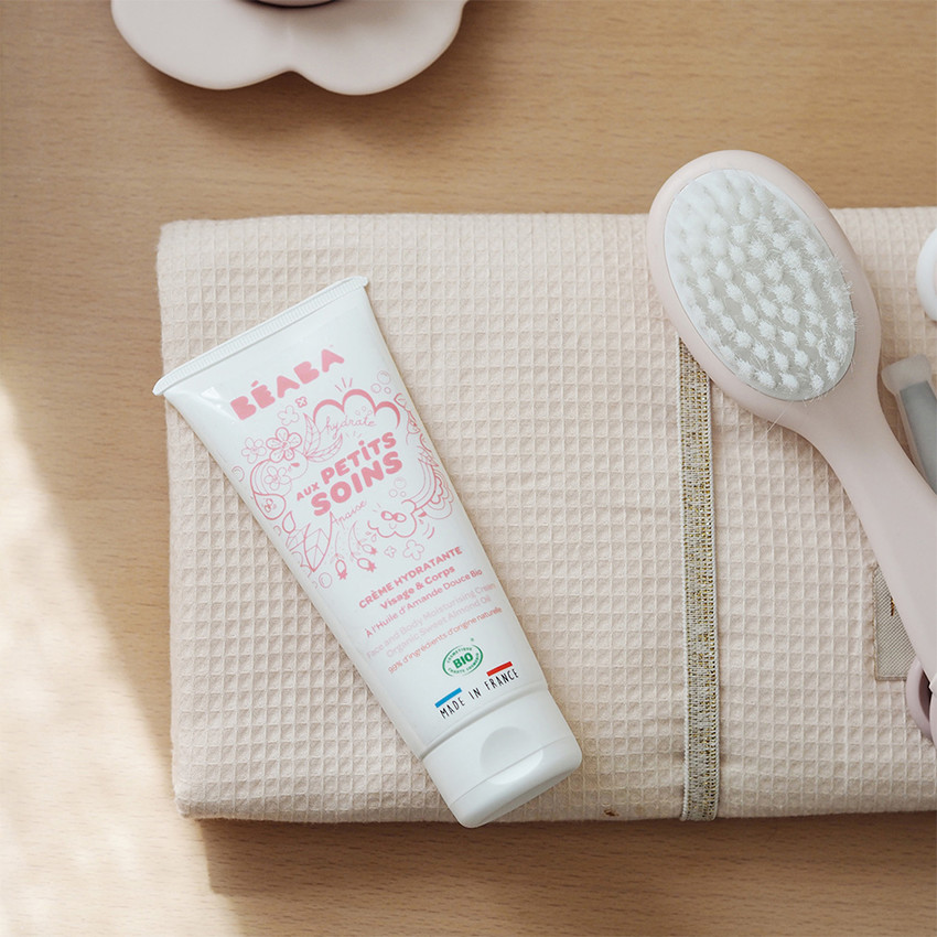 Crème hydratante visage et corps à l'huile d'amande douce bio - 100 ml