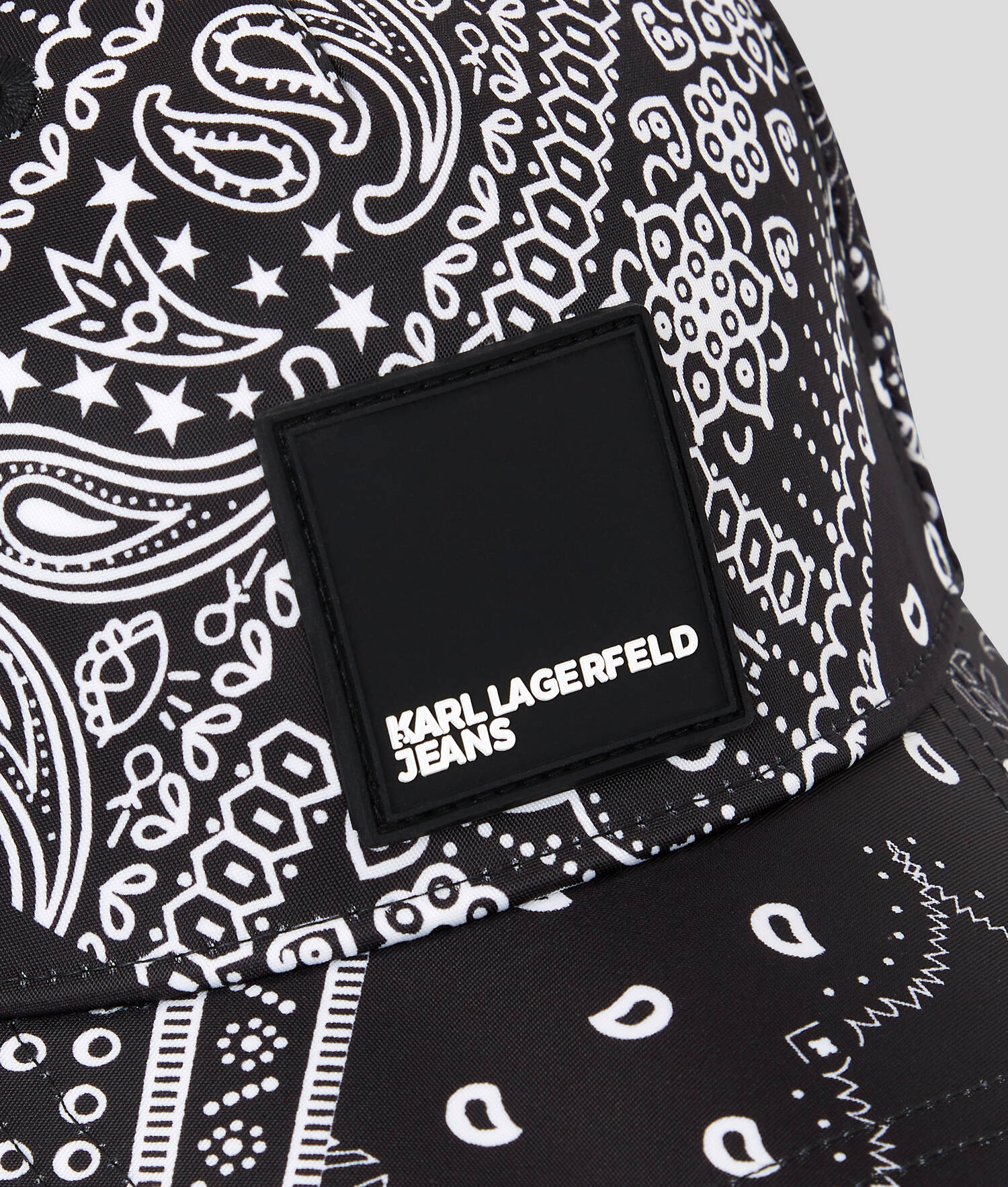 CASQUETTE IMPRIMÉ BANDANA AVEC LOGO KLJ ENCADRÉ