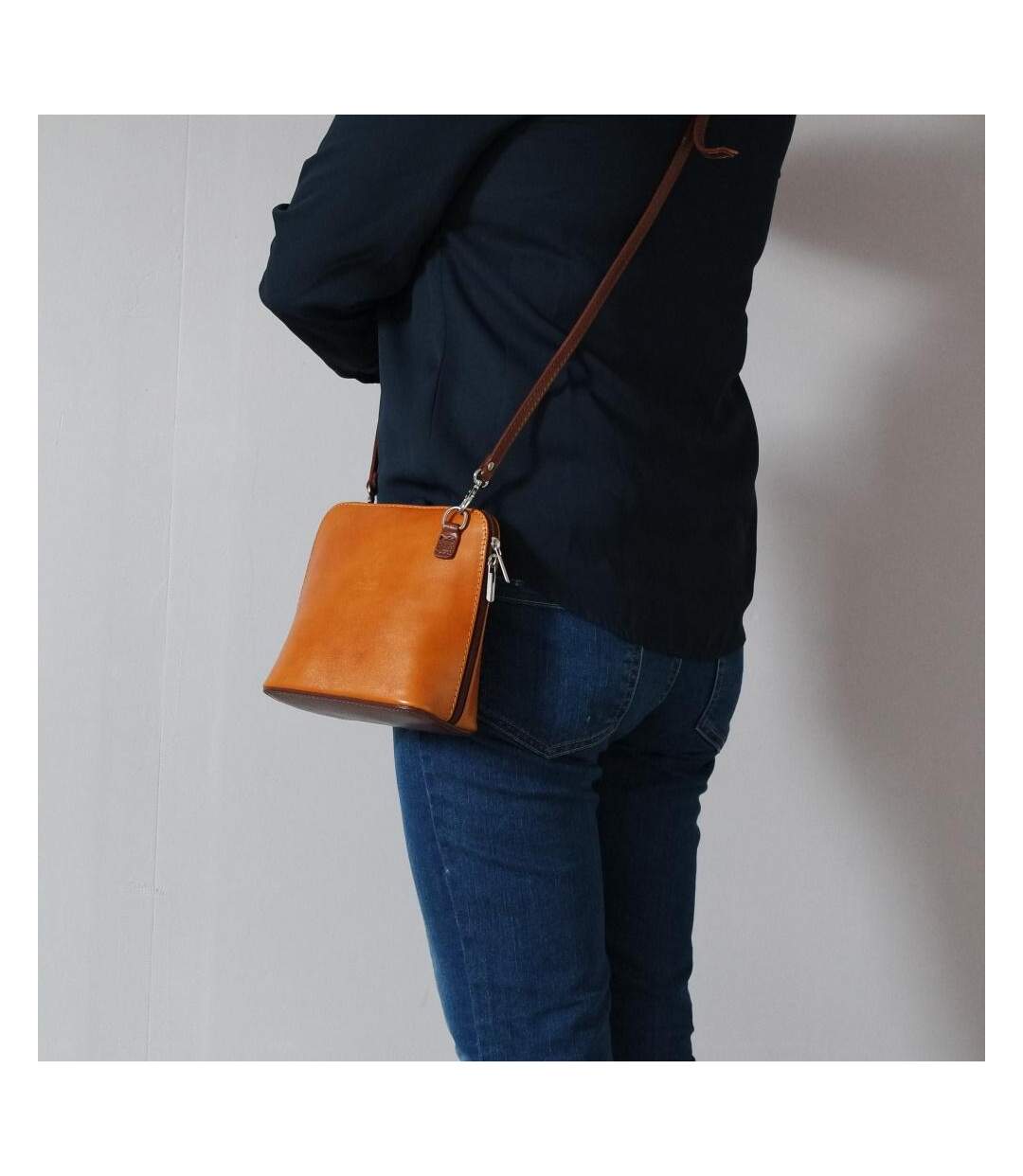 Pochette bandoulière cuir ANTELIAS