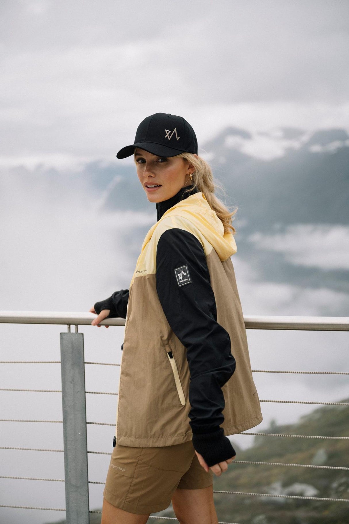 Twentyfour<br>Loen Light