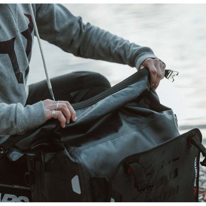 Sacoches cavalières SW-MOTECH SysBag WP L avec platine coté droit (27-40 litres) l'unité Universel - Noir