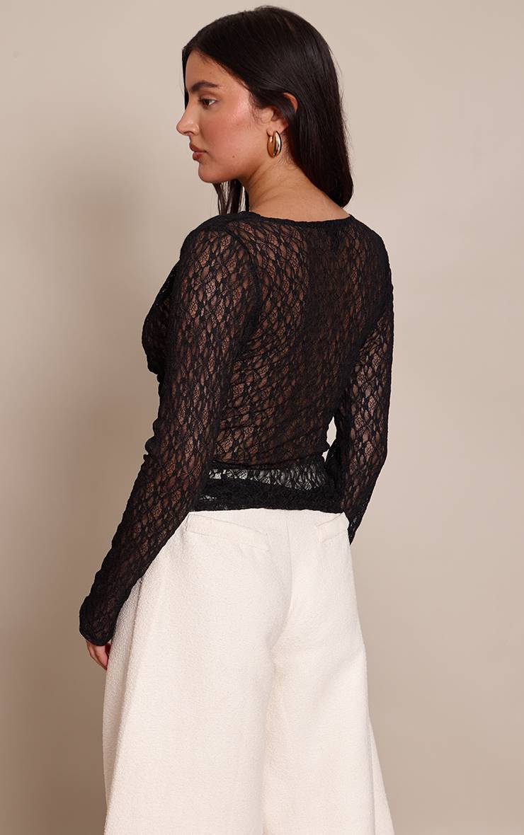 Noir Haut À Manches Longues En Dentelle Transparente Avec Col Bénitier